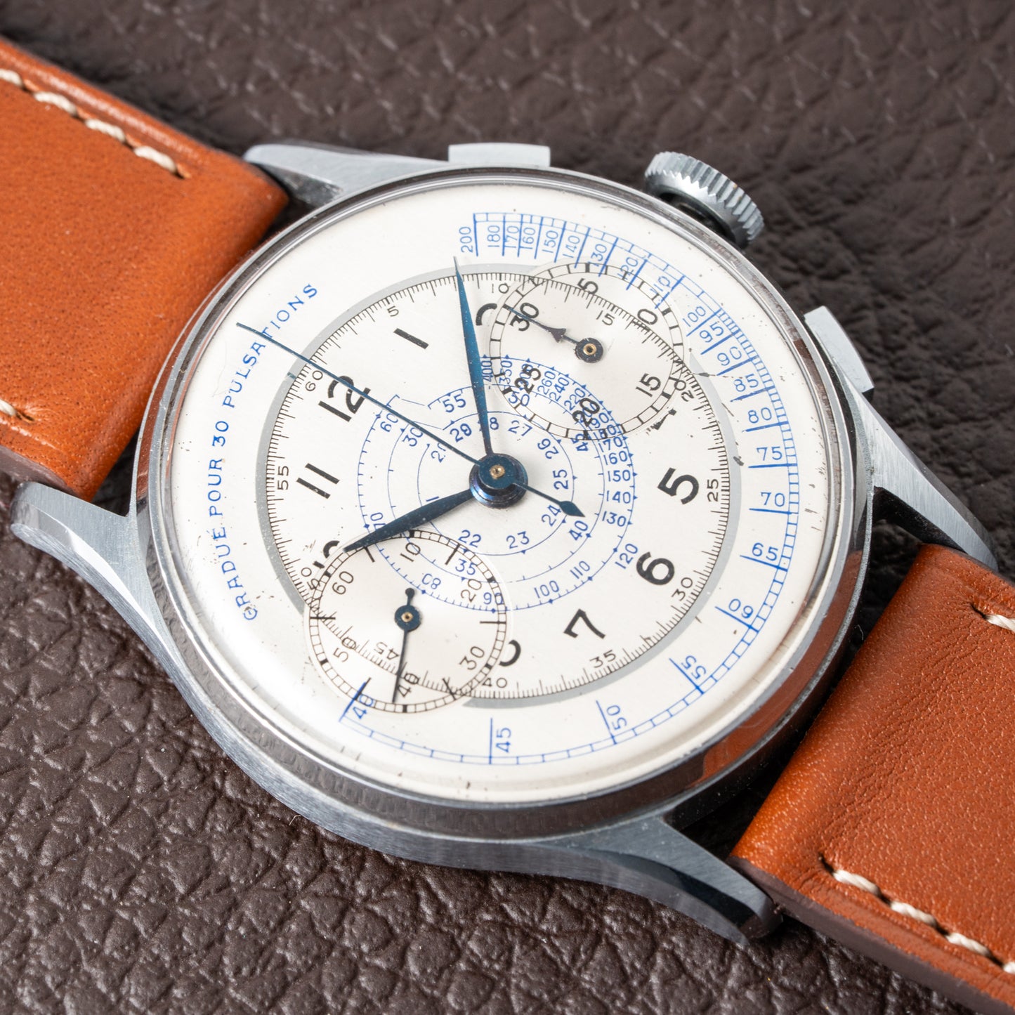 Anonymous Pulsation Dial Docters Chronograph NOS Oversize Valjoux 22 from 1940s