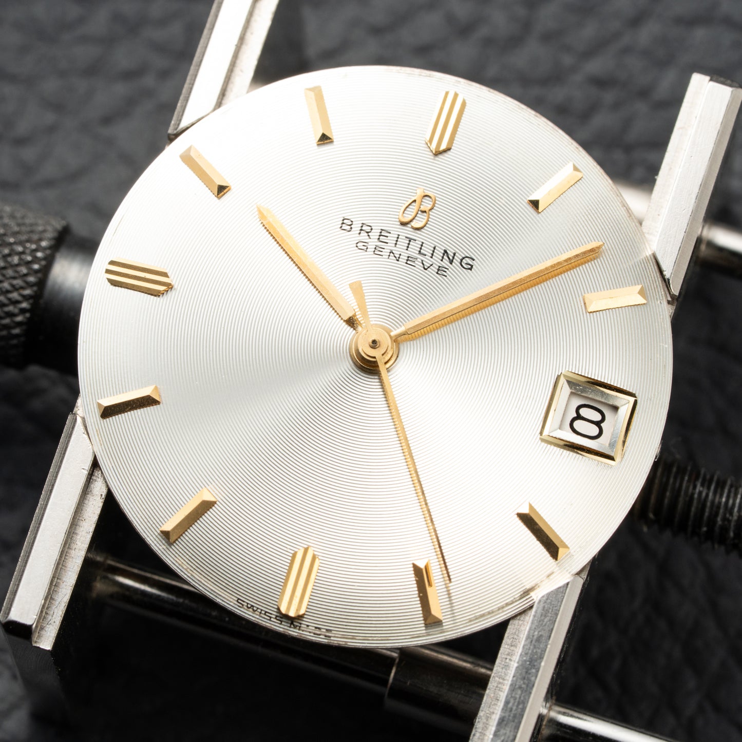 Breitling Genève Automatic Date Dress Watch Rare ‘String’ Textured Sunburst Dial 18K Yellow Gold Ref. 2605 from 1960s