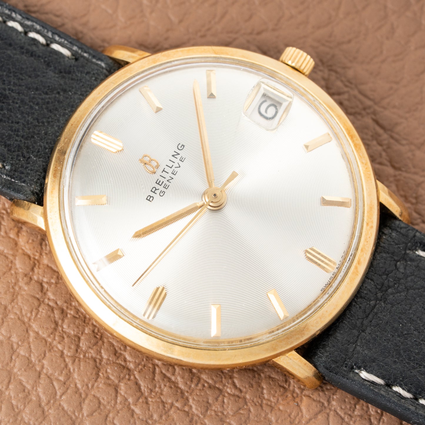 Breitling Genève Automatic Date Dress Watch Rare ‘String’ Textured Sunburst Dial 18K Yellow Gold Ref. 2605 from 1960s
