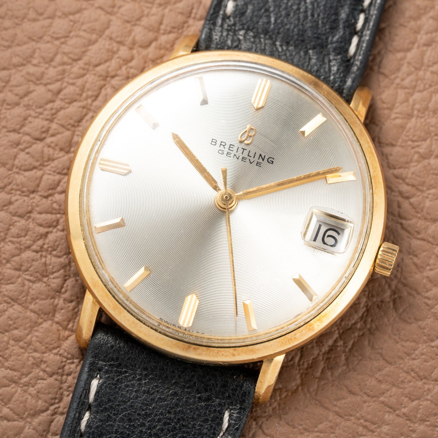 Breitling Genève Automatic Date Dress Watch Rare ‘String’ Textured Sunburst Dial 18K Yellow Gold Ref. 2605 from 1960s