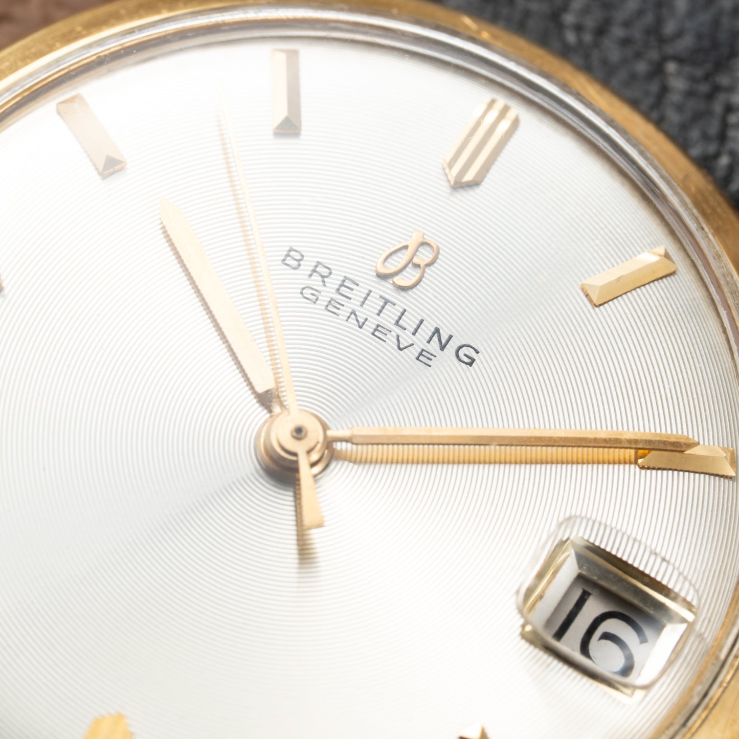 Breitling Genève Automatic Date Dress Watch Rare ‘String’ Textured Sunburst Dial 18K Yellow Gold Ref. 2605 from 1960s