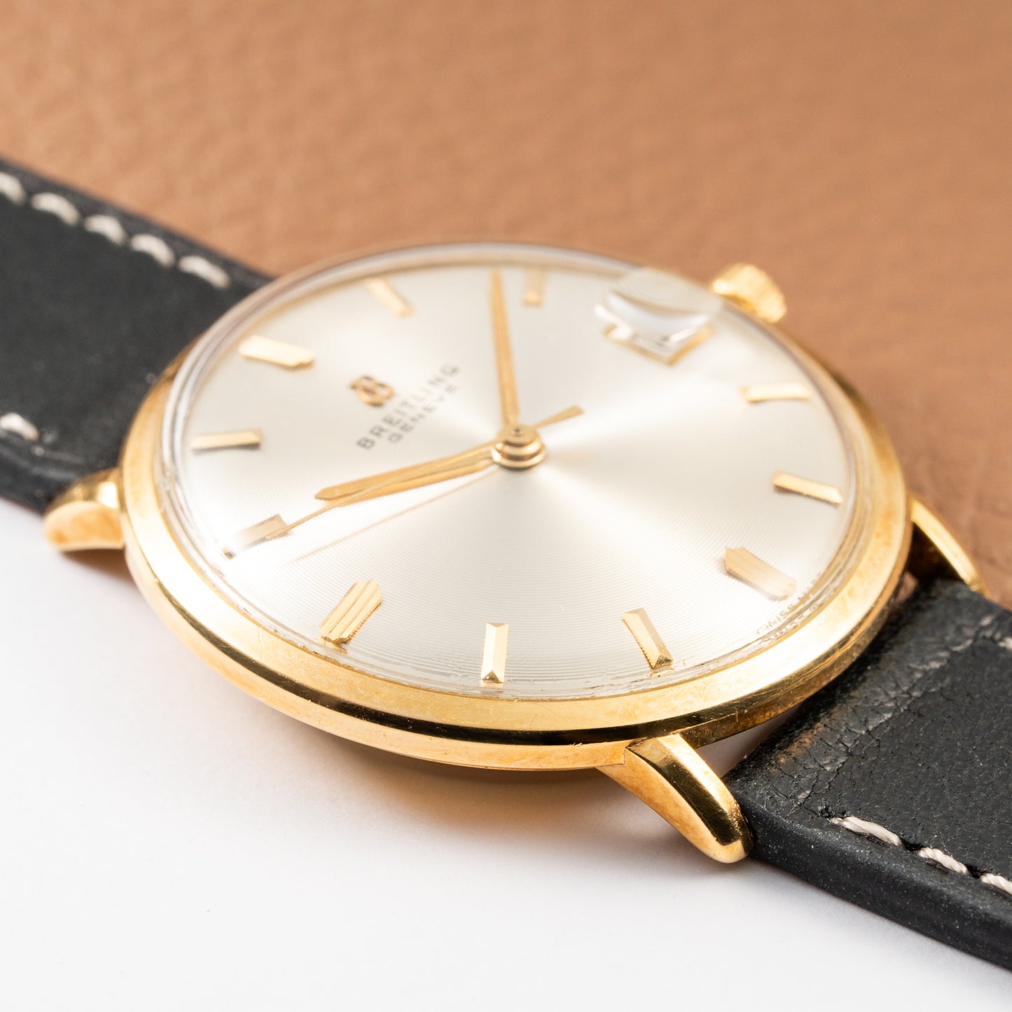 Breitling Genève Automatic Date Dress Watch Rare ‘String’ Textured Sunburst Dial 18K Yellow Gold Ref. 2605 from 1960s