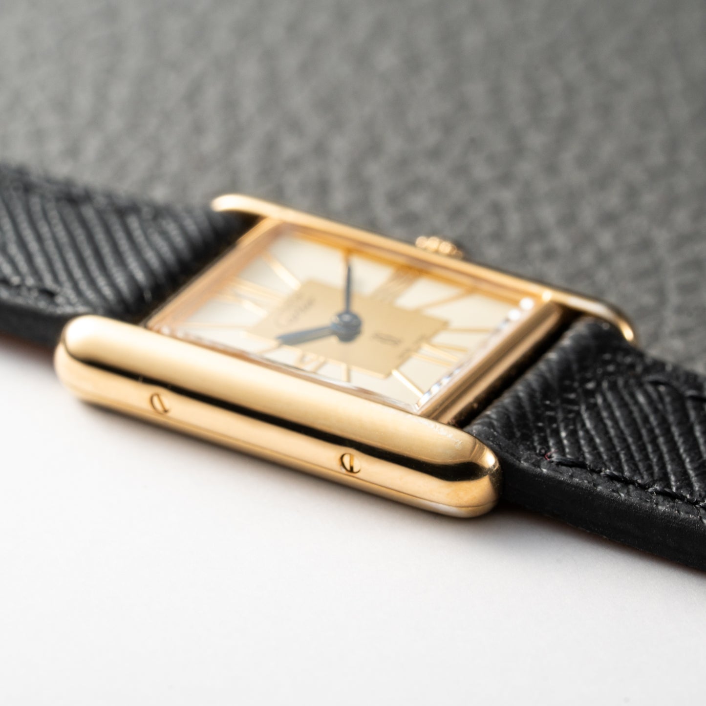 Cartier Must de Tank Vermeil Hollow Big Roman Mirror Dial Ref 3 66001 Quartz PM Cartier Service 2025