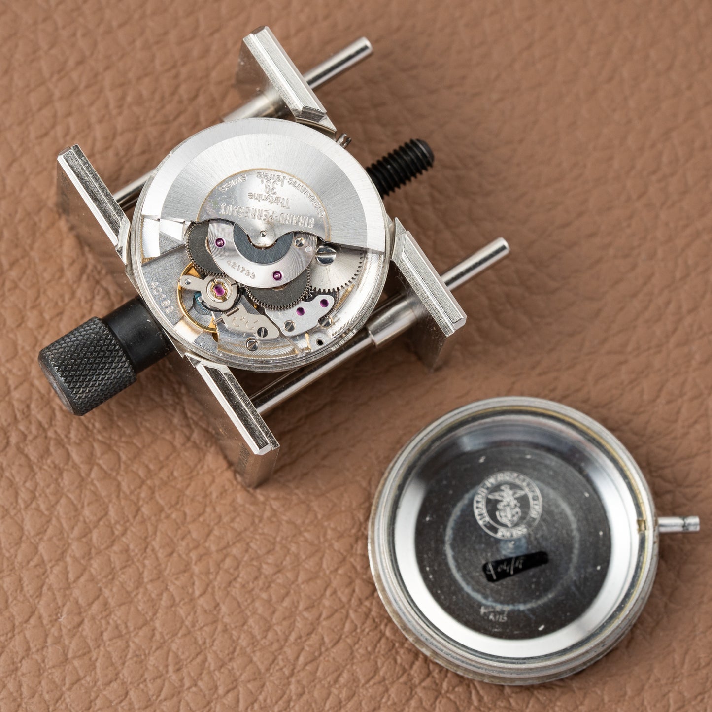 Girard-Perregaux Gyrodate Chronometer HF Ref. 9080 FM Day Date