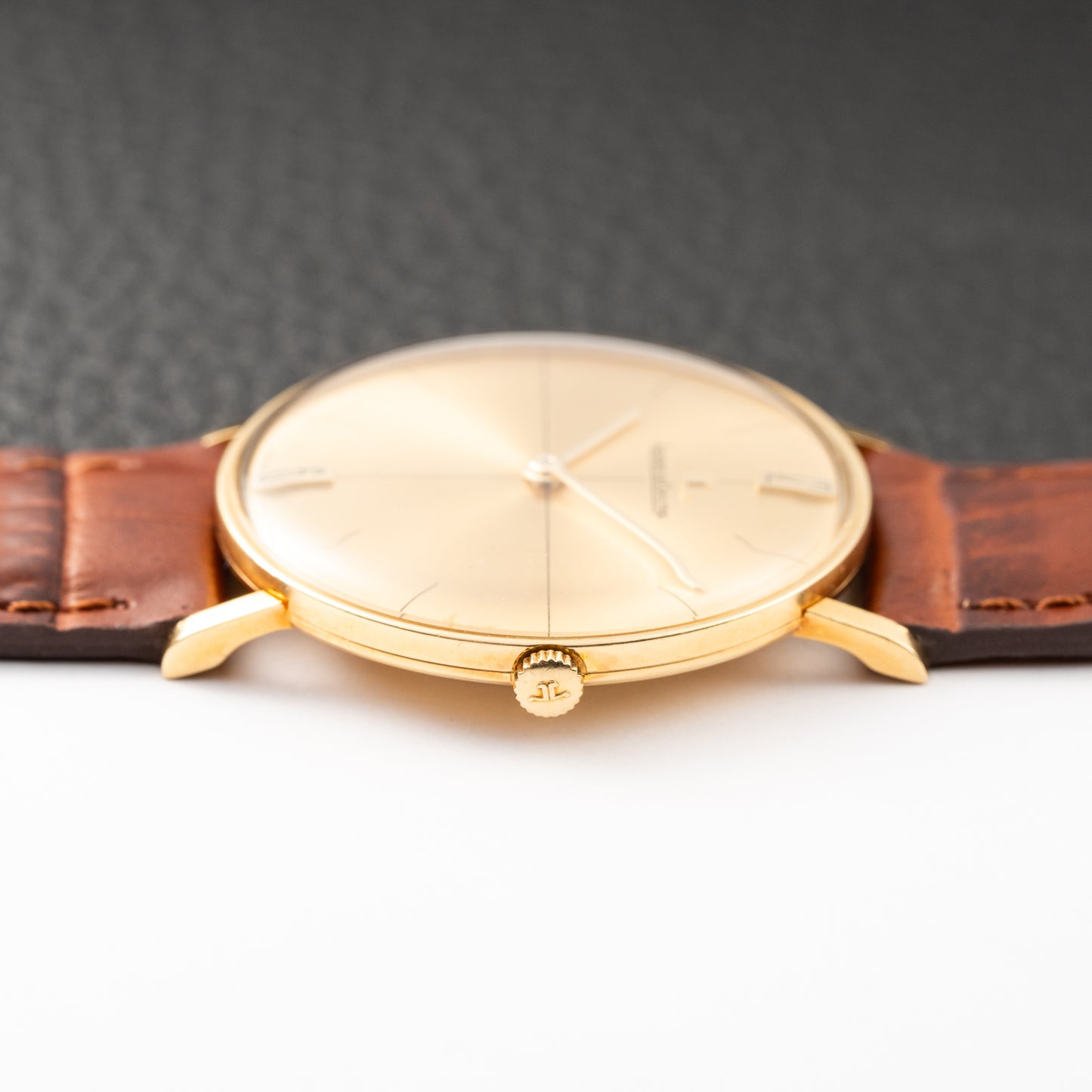 Jaeger LeCoultre Dress Watch Ultra thin Crosshair Dial 18K Yellow Gold Ref 1947 from 1945
