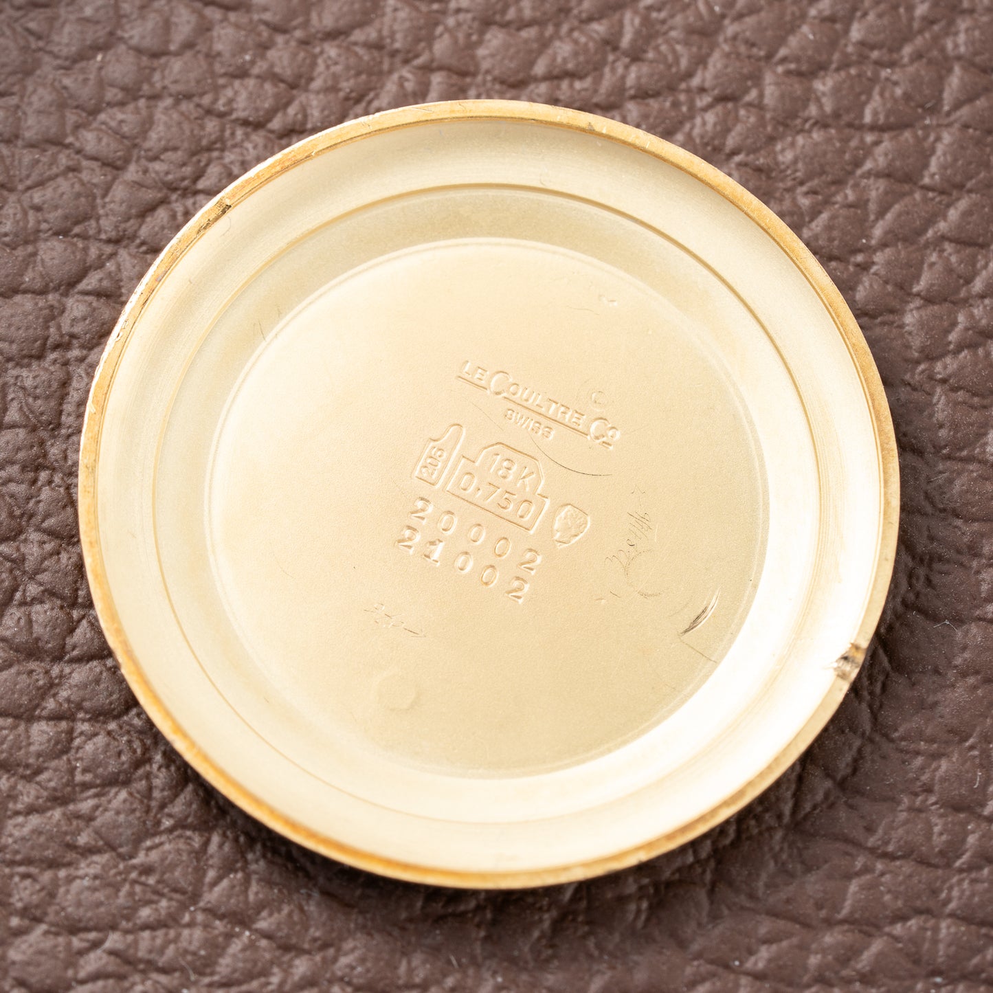 Jaeger-LeCoultre Ultra-Thin Dress Watch 18K Yellow Gold Linnen Dial with Date Ref. 21002 from 1960s