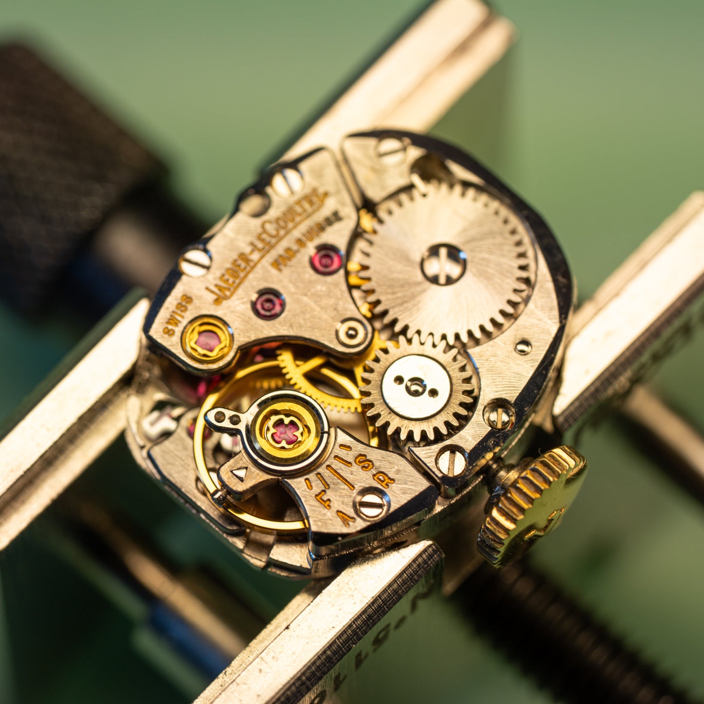 Jaeger LeCoultre Etrier Lucchetto 18K