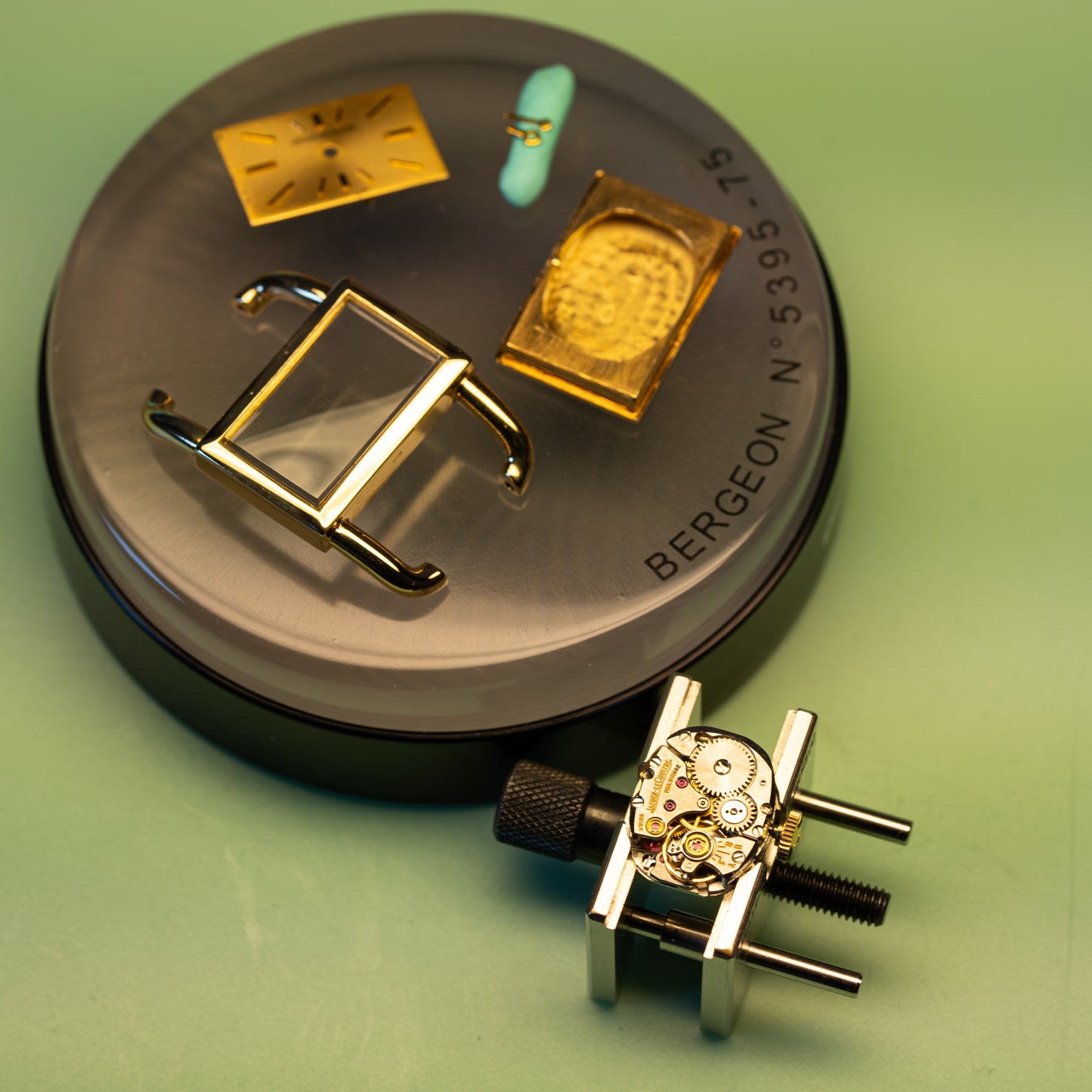 Jaeger LeCoultre Etrier Lucchetto 18K