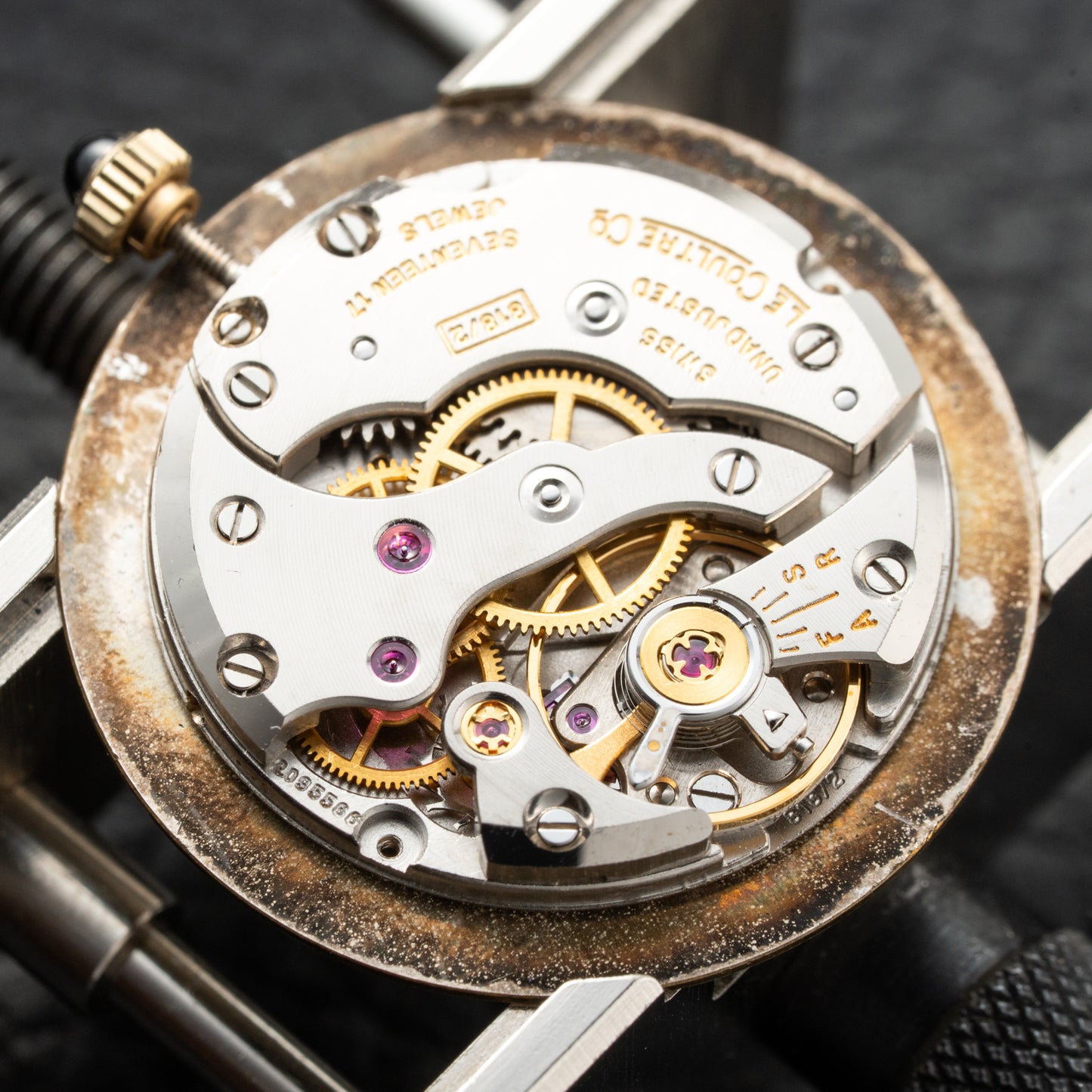 Jaeger LeCoultre Hand Engraved 18K Yellow Gold Oval Roman Dial (1960s) Calibre 818