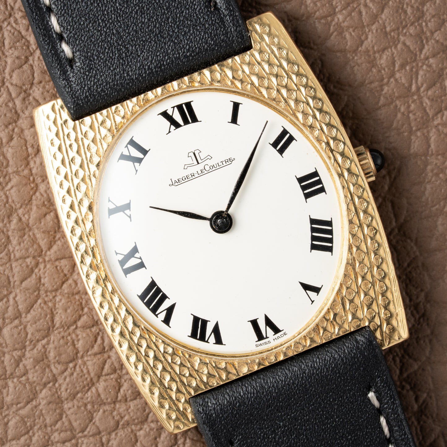 Jaeger LeCoultre Hand Engraved 18K Yellow Gold Oval Roman Dial (1960s) Calibre 818