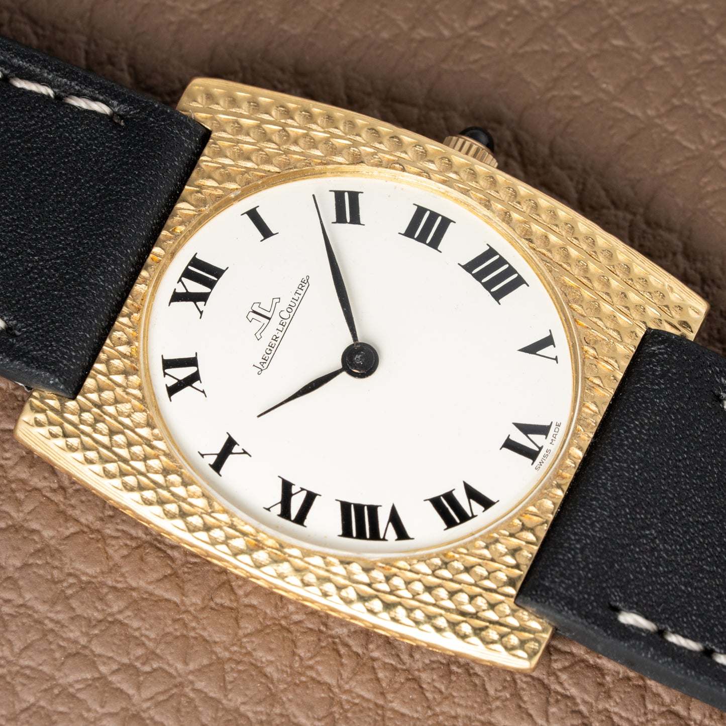 Jaeger LeCoultre Hand Engraved 18K Yellow Gold Oval Roman Dial (1960s) Calibre 818