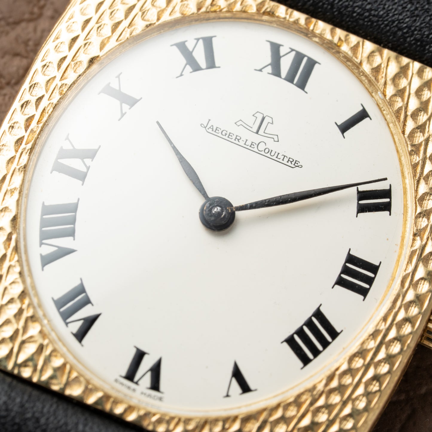 Jaeger LeCoultre Hand Engraved 18K Yellow Gold Oval Roman Dial (1960s) Calibre 818