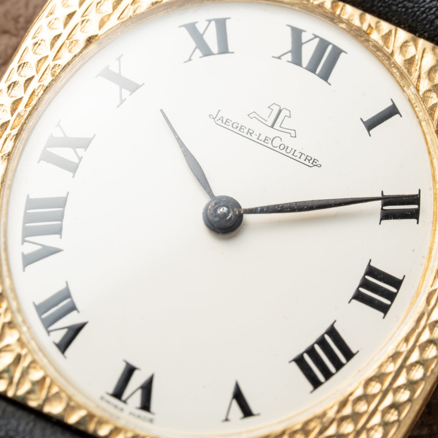 Jaeger LeCoultre Hand Engraved 18K Yellow Gold Oval Roman Dial (1960s) Calibre 818