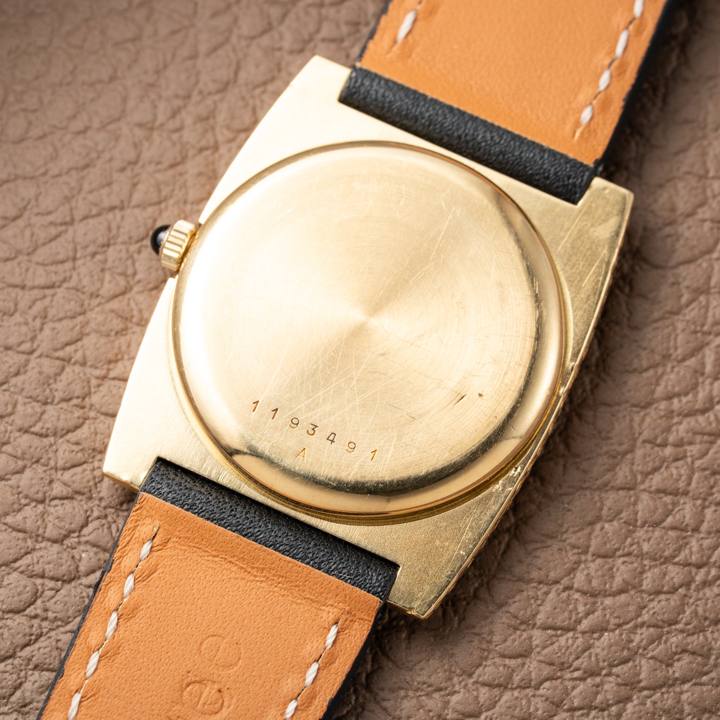 Jaeger LeCoultre Hand Engraved 18K Yellow Gold Oval Roman Dial (1960s) Calibre 818