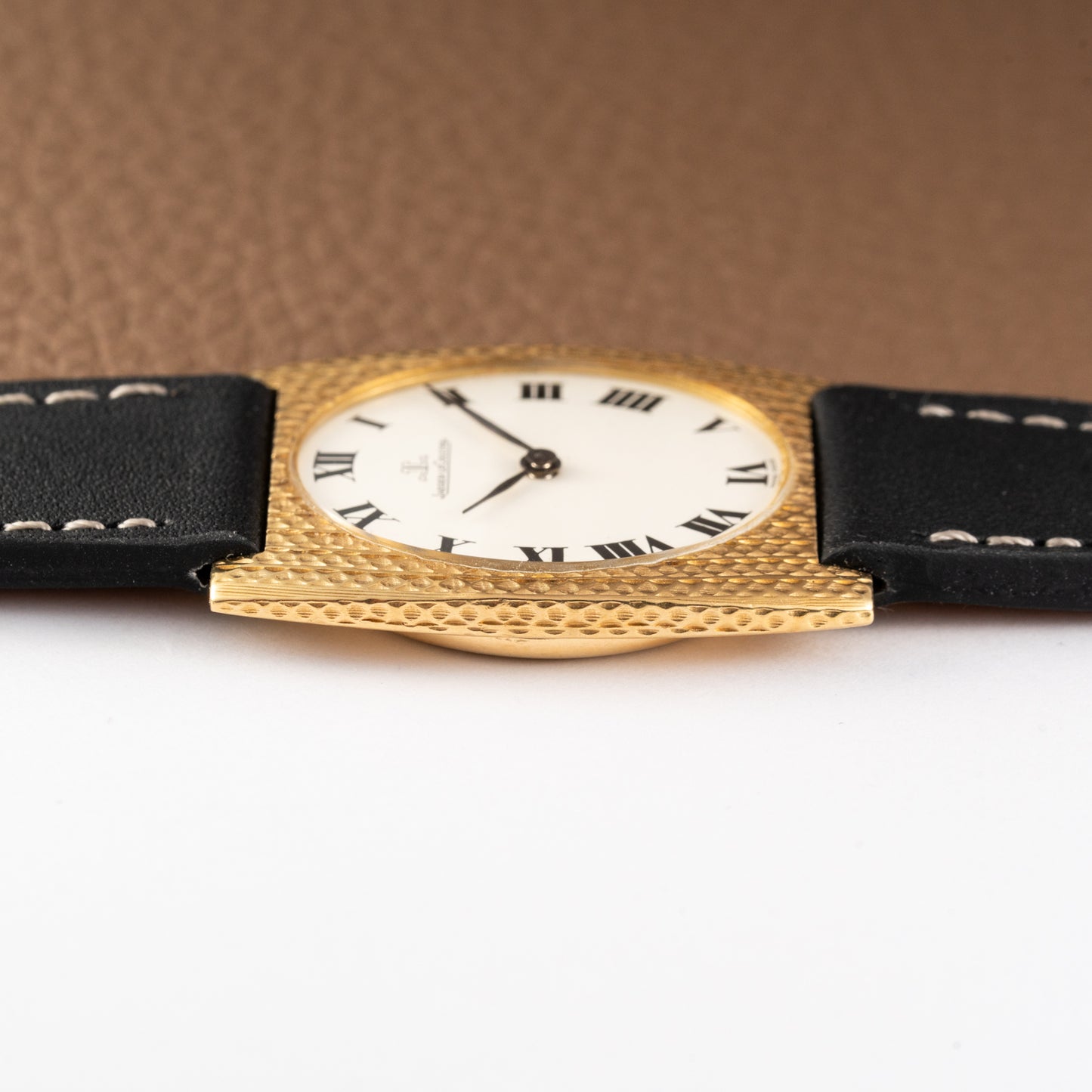 Jaeger LeCoultre Hand Engraved 18K Yellow Gold Oval Roman Dial (1960s) Calibre 818