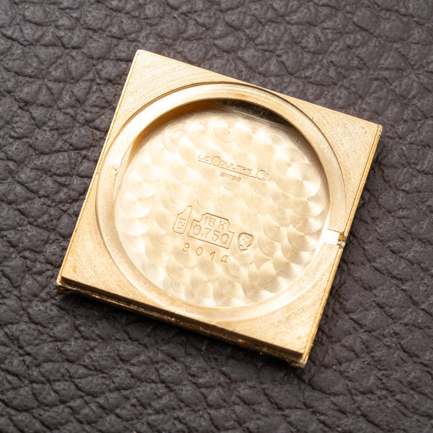 Jaeger-LeCoultre Vogue “Lapis Lazuli” Tank 18K Yellow Gold Ref. 9014 from 1970s