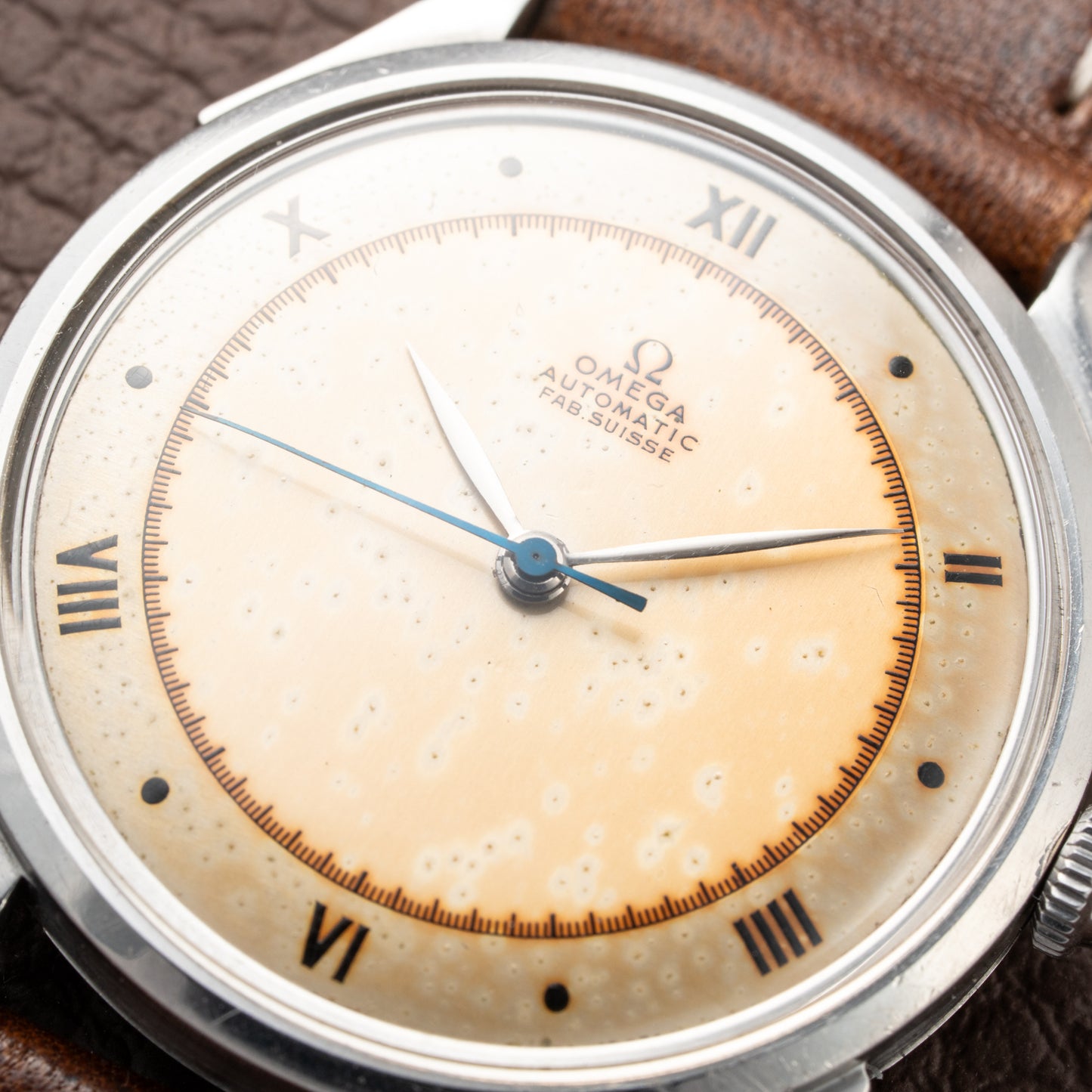 Omega Automatic Fab. Suisse ‘Ambassador' Cal 28.10 Bumper Ref 2421 from 1945