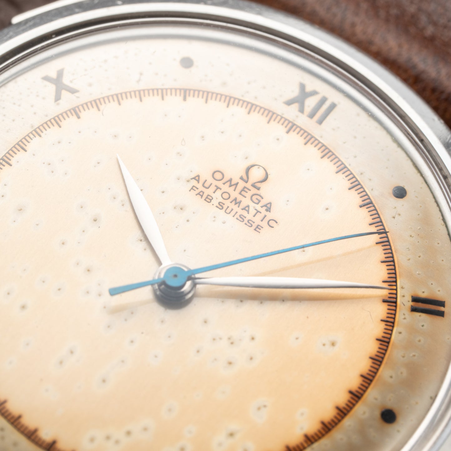 Omega Automatic Fab. Suisse ‘Ambassador' Cal 28.10 Bumper Ref 2421 from 1945