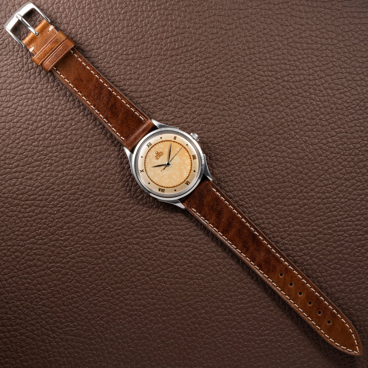 Omega Automatic Fab. Suisse ‘Ambassador' Cal 28.10 Bumper Ref 2421 from 1945
