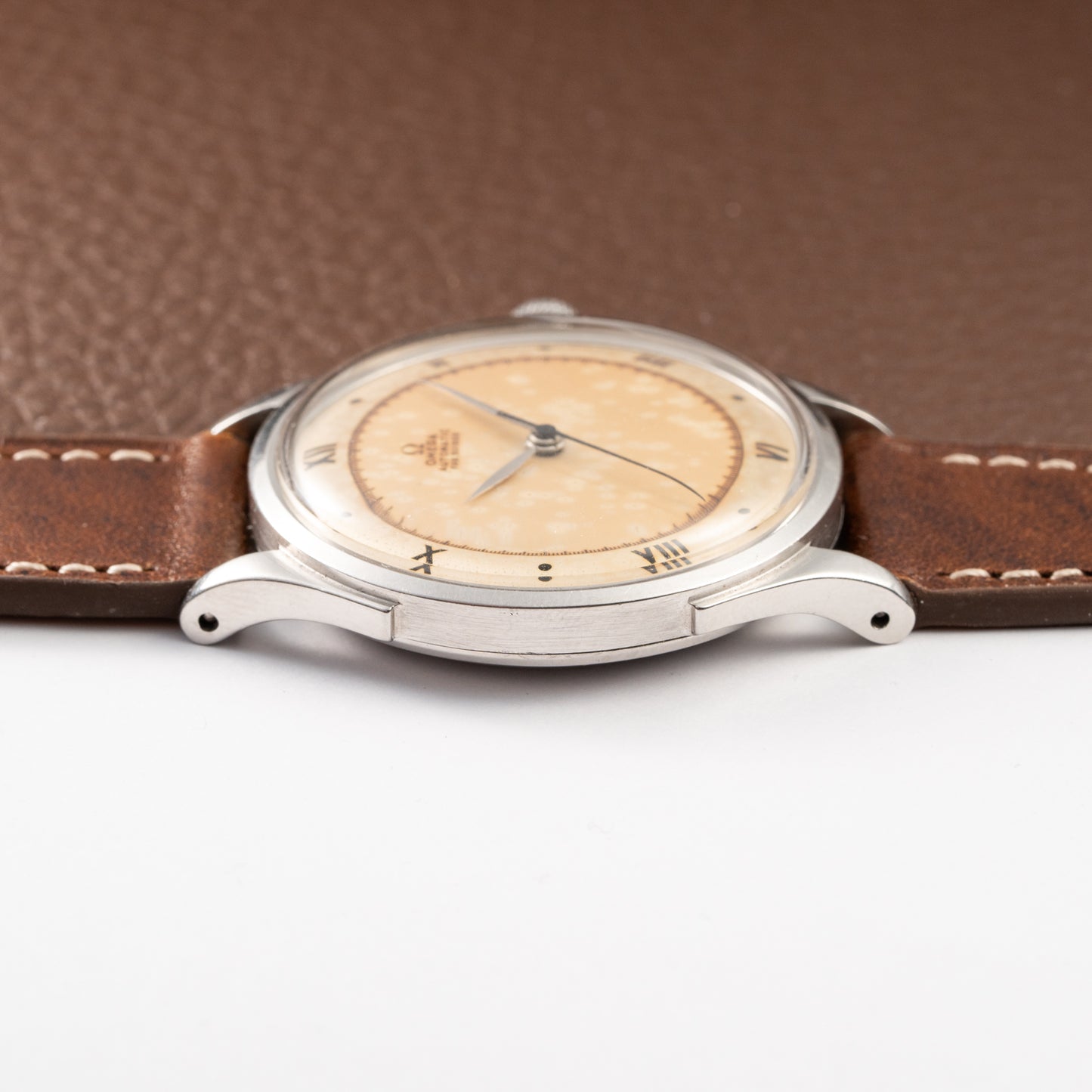 Omega Automatic Fab. Suisse ‘Ambassador' Cal 28.10 Bumper Ref 2421 from 1945