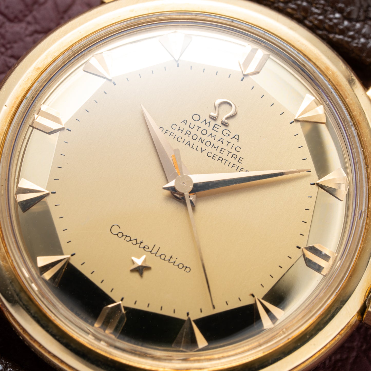 Omega Constellation DeLuxe Pie Pan 18K Yellow Gold from 1952 ref 2652