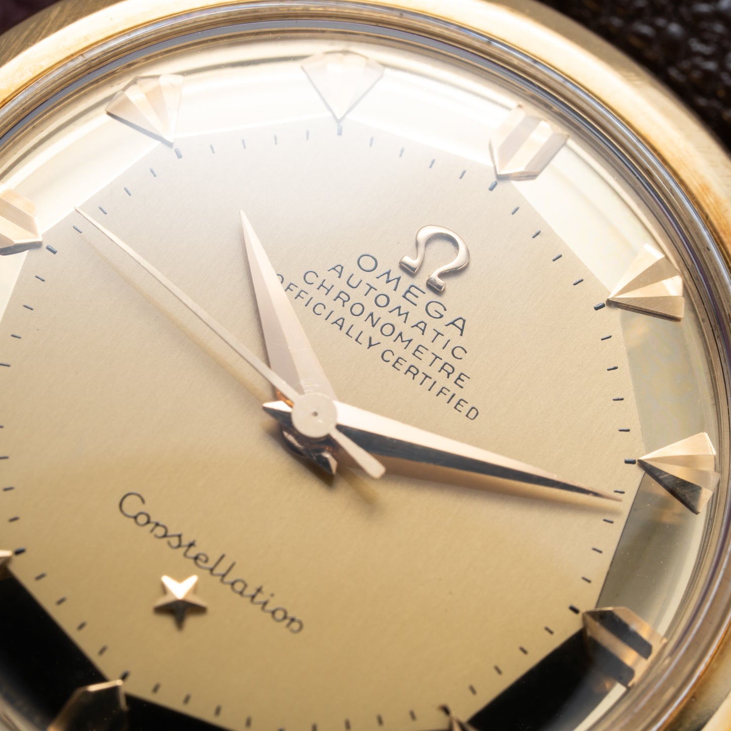 Omega Constellation DeLuxe Pie Pan 18K Yellow Gold from 1952 ref 2652