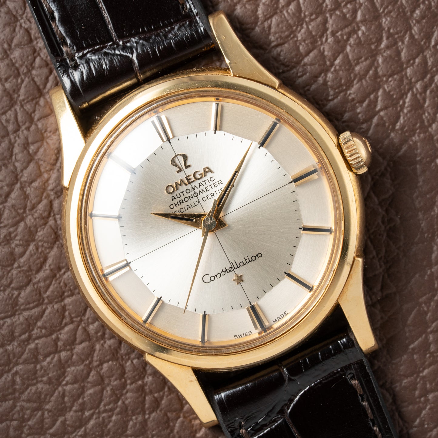 Omega Constellation Pie Pan Automatic 18K Yellow Gold Ref. 14381 Onyx Indices from 1959