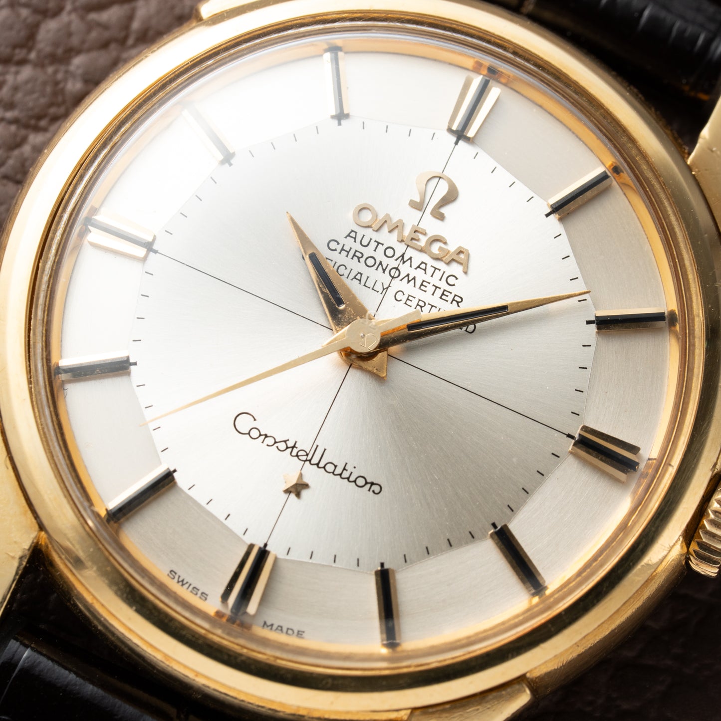 Omega Constellation Pie Pan Automatic 18K Yellow Gold Ref. 14381 Onyx Indices from 1959