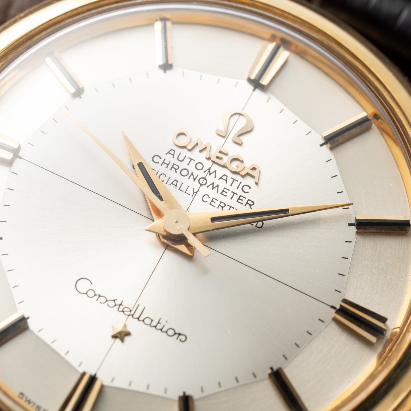 Omega Constellation Pie Pan Automatic 18K Yellow Gold Ref. 14381 Onyx Indices from 1959