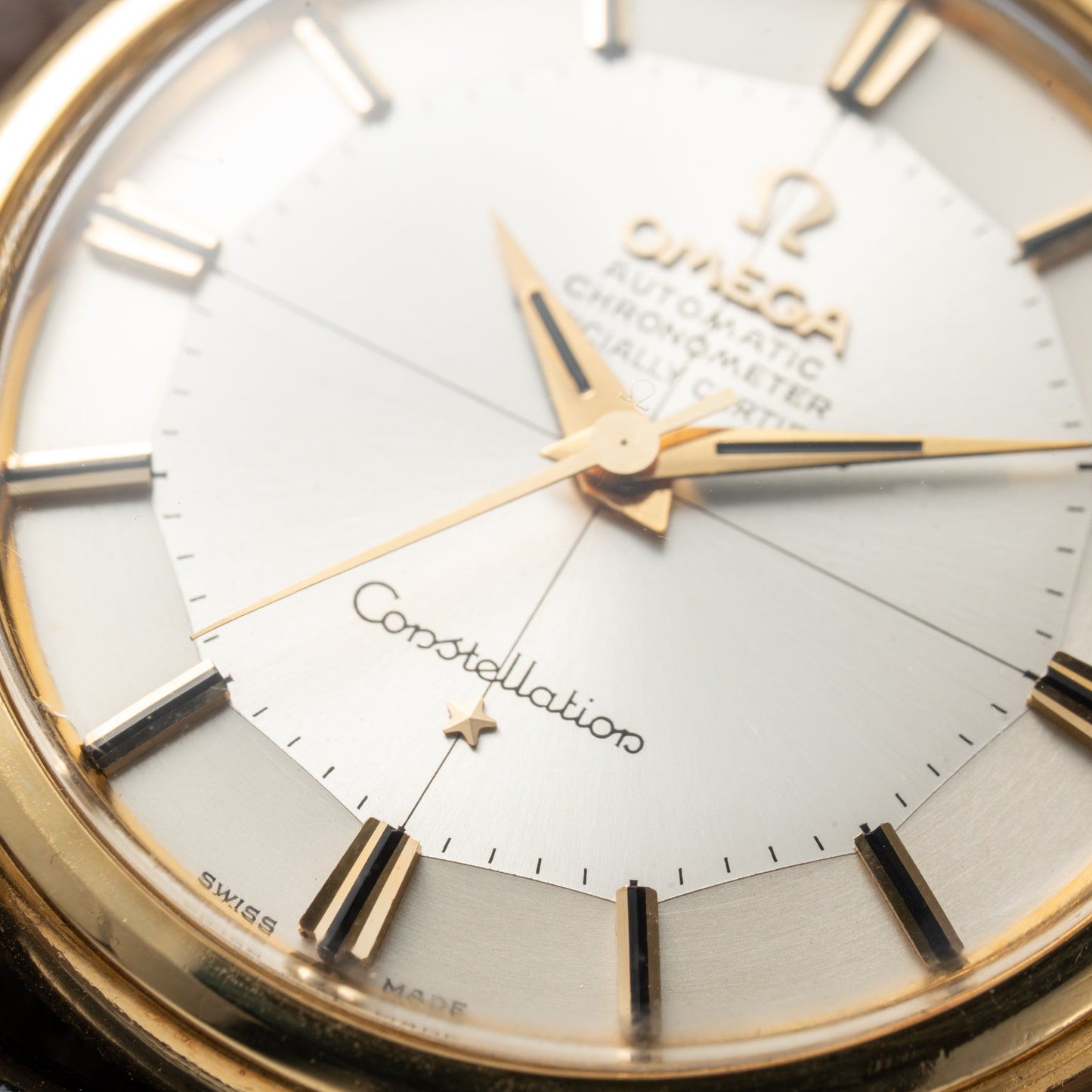 Omega Constellation Pie Pan Automatic 18K Yellow Gold Ref. 14381 Onyx Indices from 1959