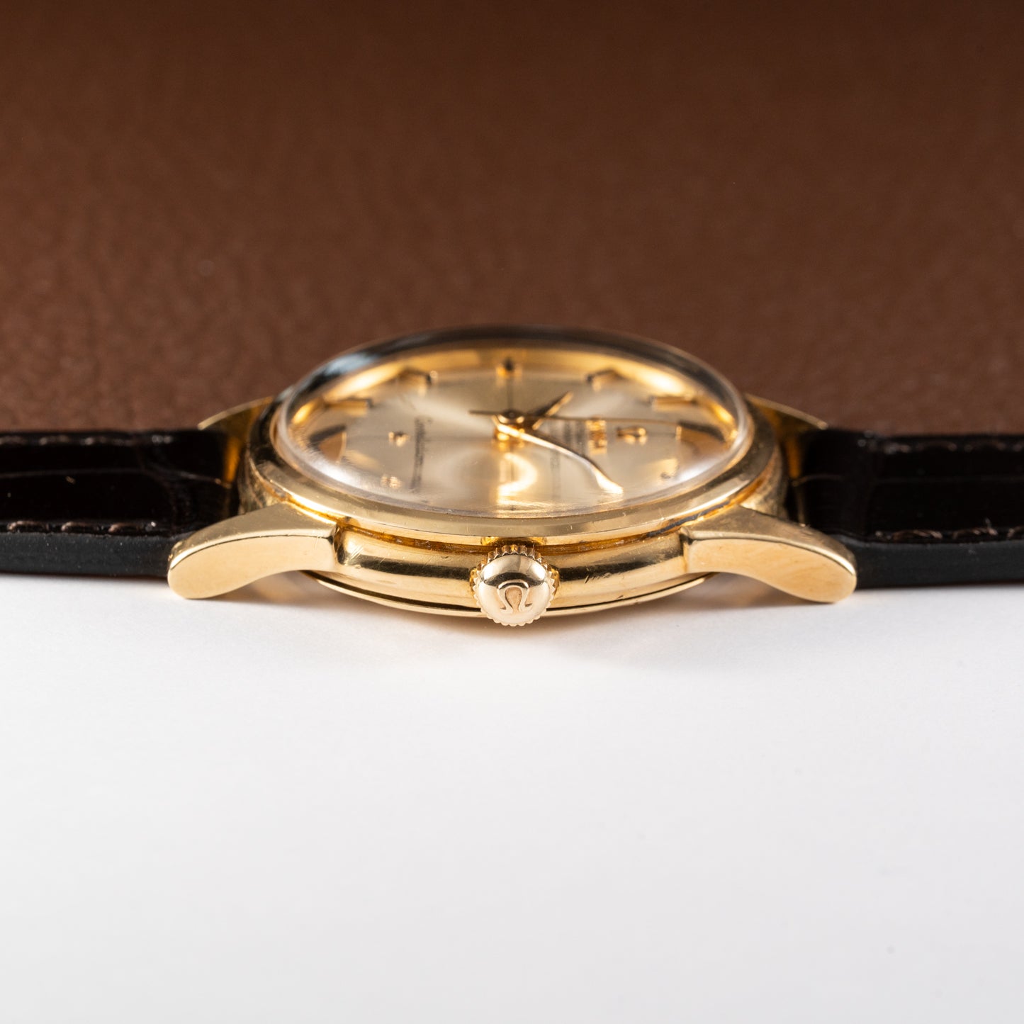 Omega Constellation Pie Pan Automatic 18K Yellow Gold Ref. 14381 Onyx Indices from 1959