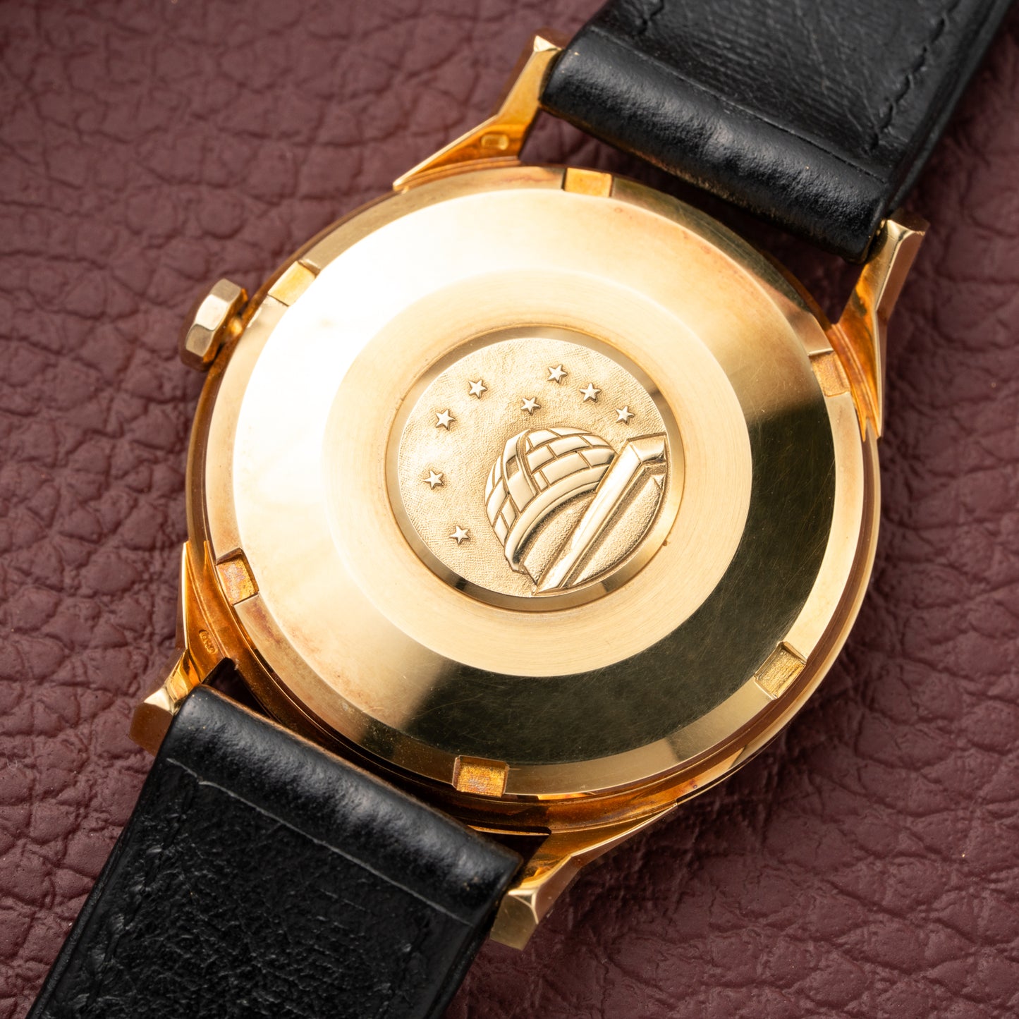 Omega Constellation Automatic DeLuxe Pie Pan Onyx Dial Dog-Leg Case Ref 168.005 from 1962 MUSEUM QUALITY