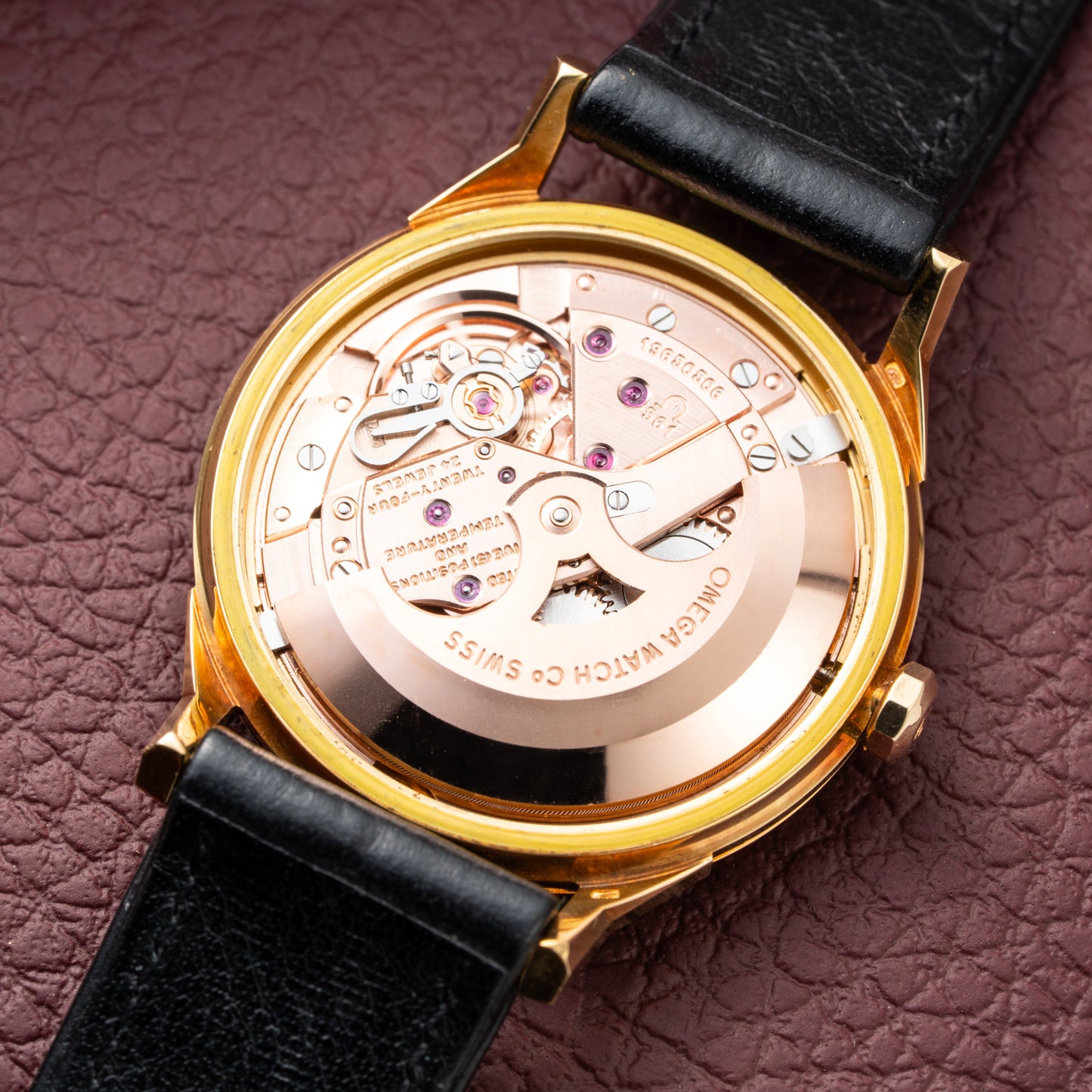 Omega Constellation Automatic DeLuxe Pie Pan Onyx Dial Dog-Leg Case Ref 168.005 from 1962 MUSEUM QUALITY