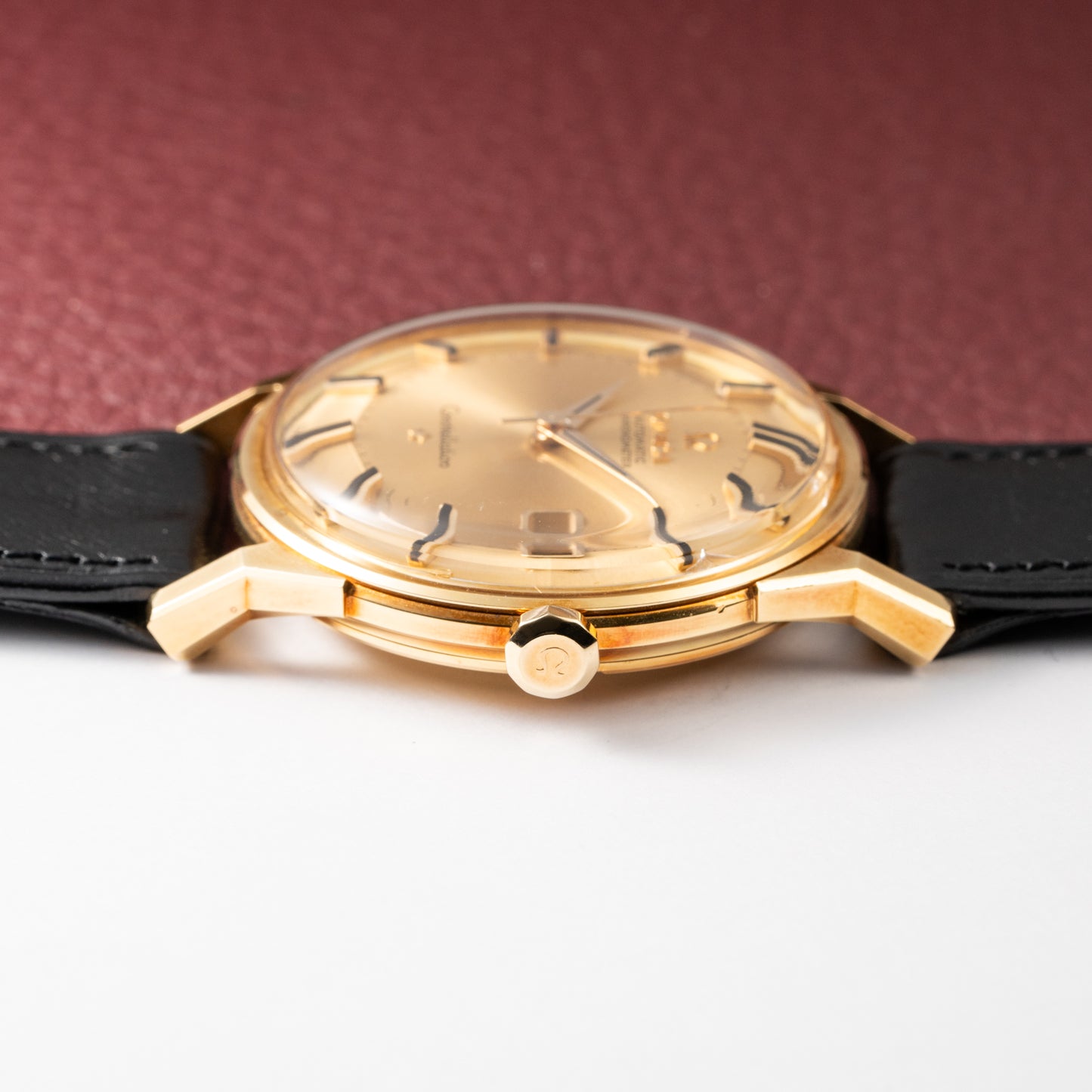 Omega Constellation Automatic DeLuxe Pie Pan Onyx Dial Dog-Leg Case Ref 168.005 from 1962 MUSEUM QUALITY