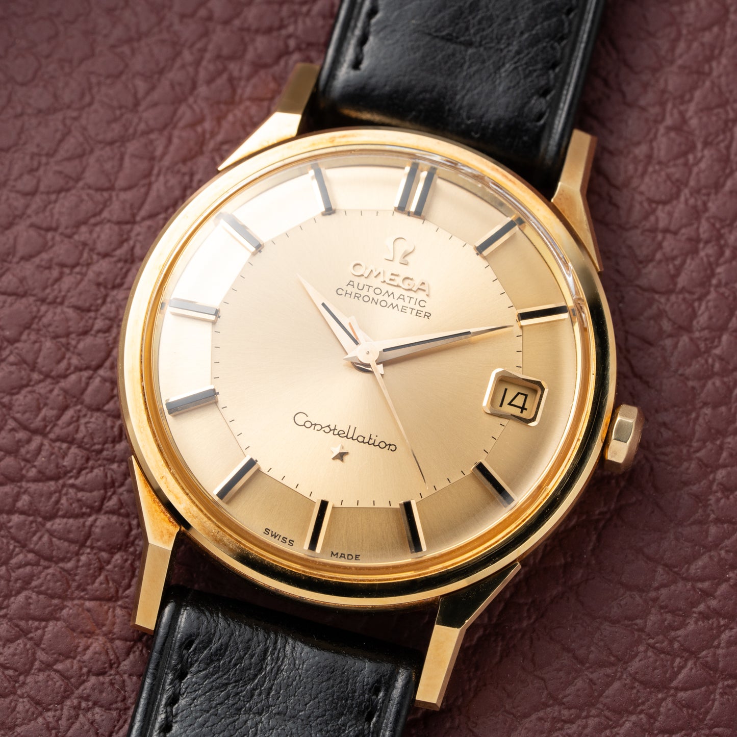 Omega Constellation Automatic DeLuxe Pie Pan Onyx Dial Dog-Leg Case Ref 168.005 from 1962 MUSEUM QUALITY