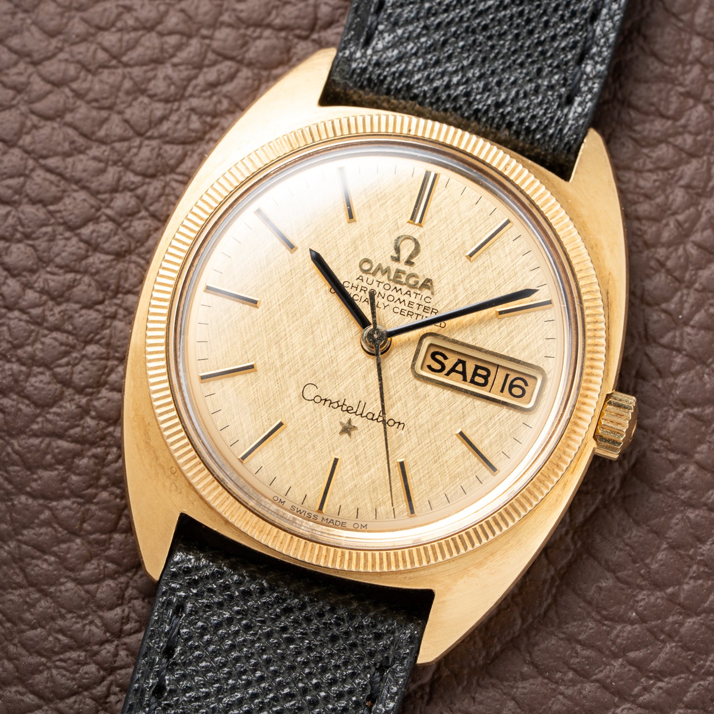 Omega Constellation C-Shape Day-Date 18K Yellow Gold linnen OM DIAL Ref. 168.029 from 1969