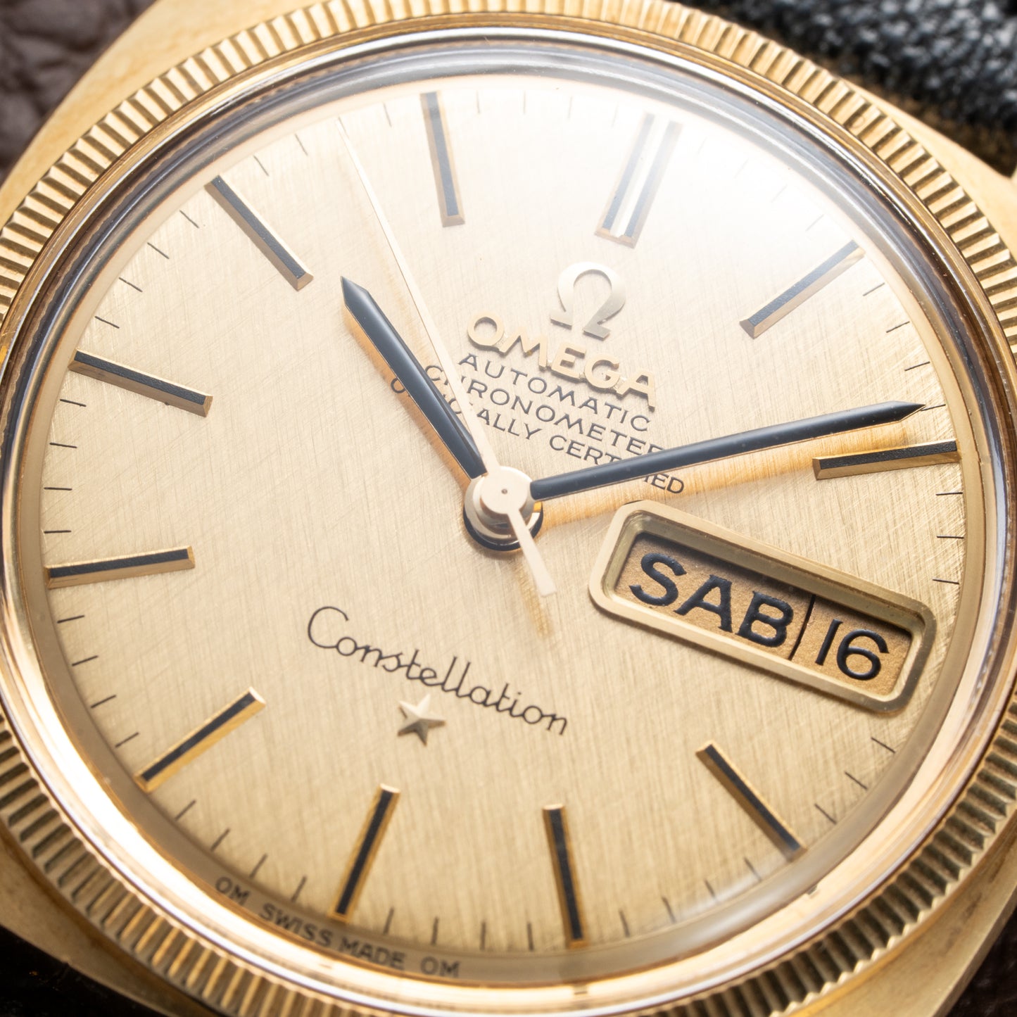 Omega Constellation C-Shape Day-Date 18K Yellow Gold linnen OM DIAL Ref. 168.029 from 1969