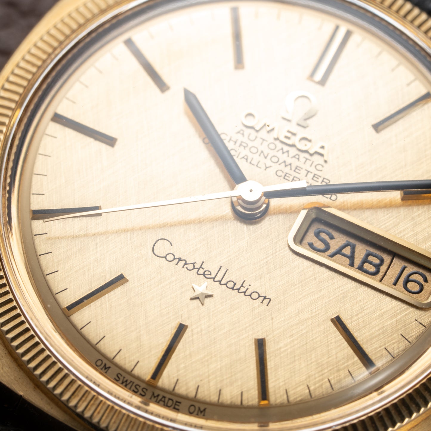 Omega Constellation C-Shape Day-Date 18K Yellow Gold linnen OM DIAL Ref. 168.029 from 1969