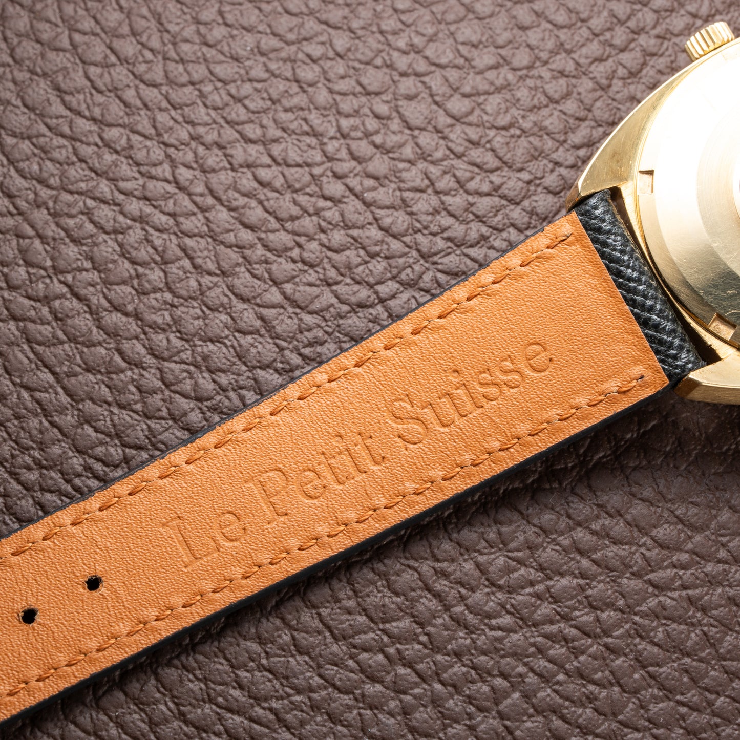 Omega Constellation C-Shape Day-Date 18K Yellow Gold linnen OM DIAL Ref. 168.029 from 1969