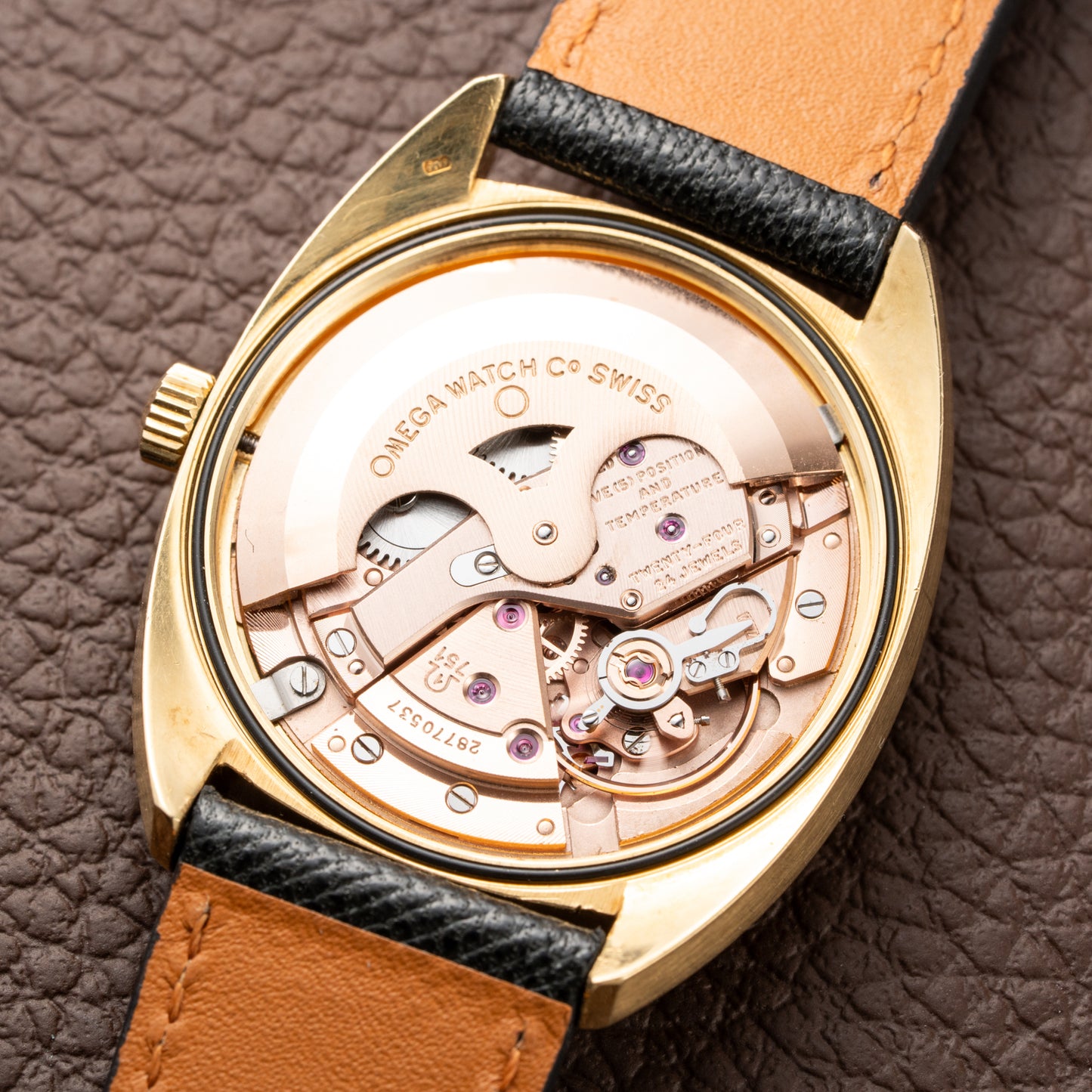Omega Constellation C-Shape Day-Date 18K Yellow Gold linnen OM DIAL Ref. 168.029 from 1969