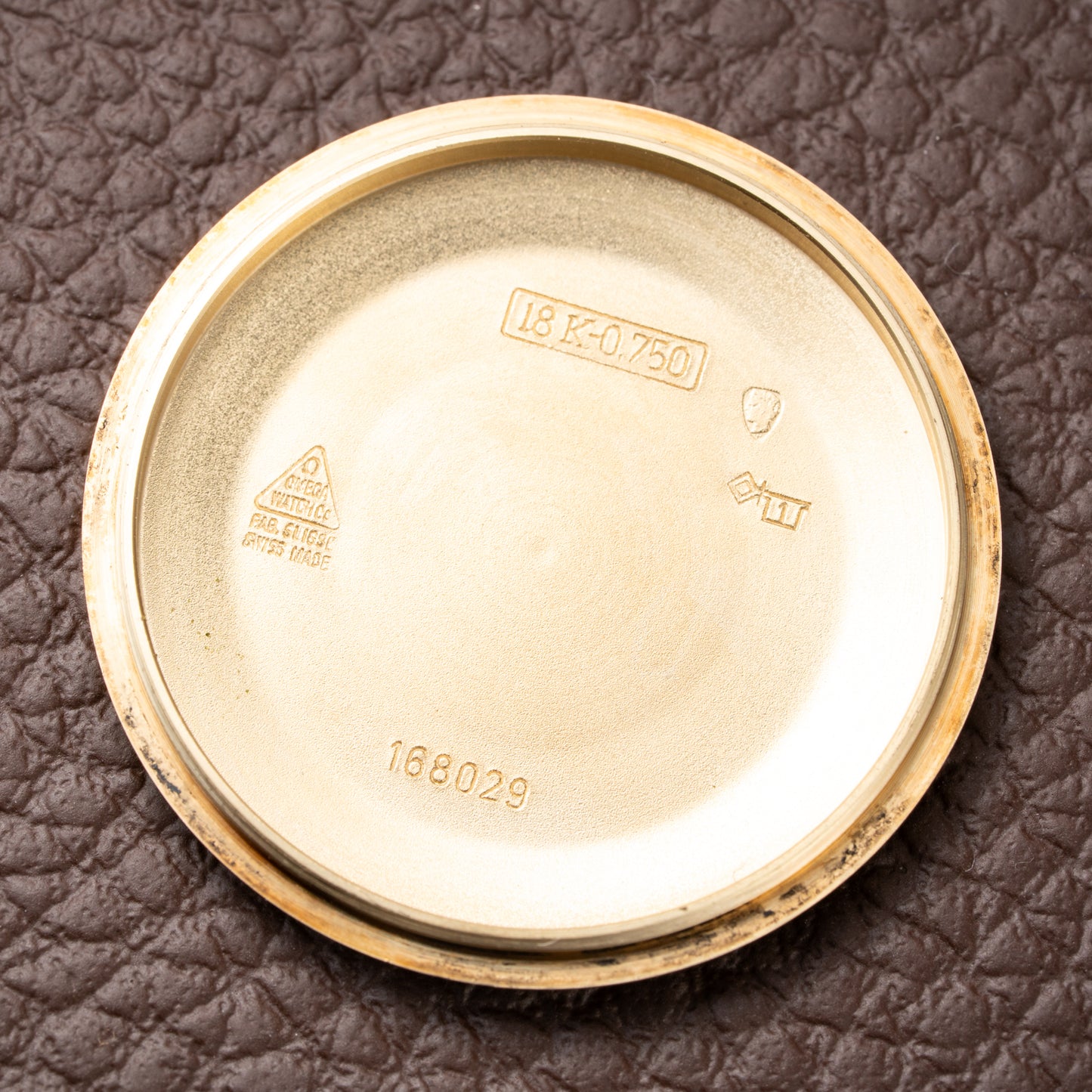 Omega Constellation C-Shape Day-Date 18K Yellow Gold linnen OM DIAL Ref. 168.029 from 1969