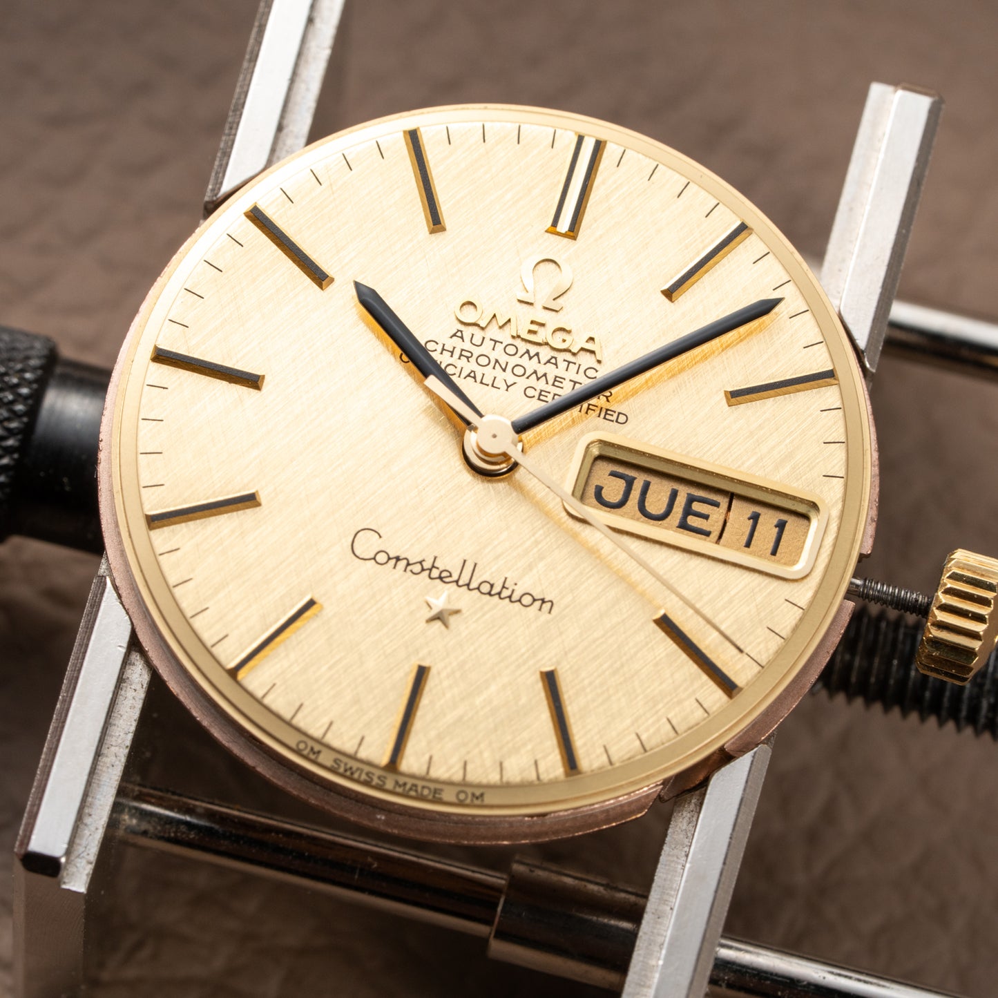 Omega Constellation C-Shape Day-Date 18K Yellow Gold linnen OM DIAL Ref. 168.029 from 1969