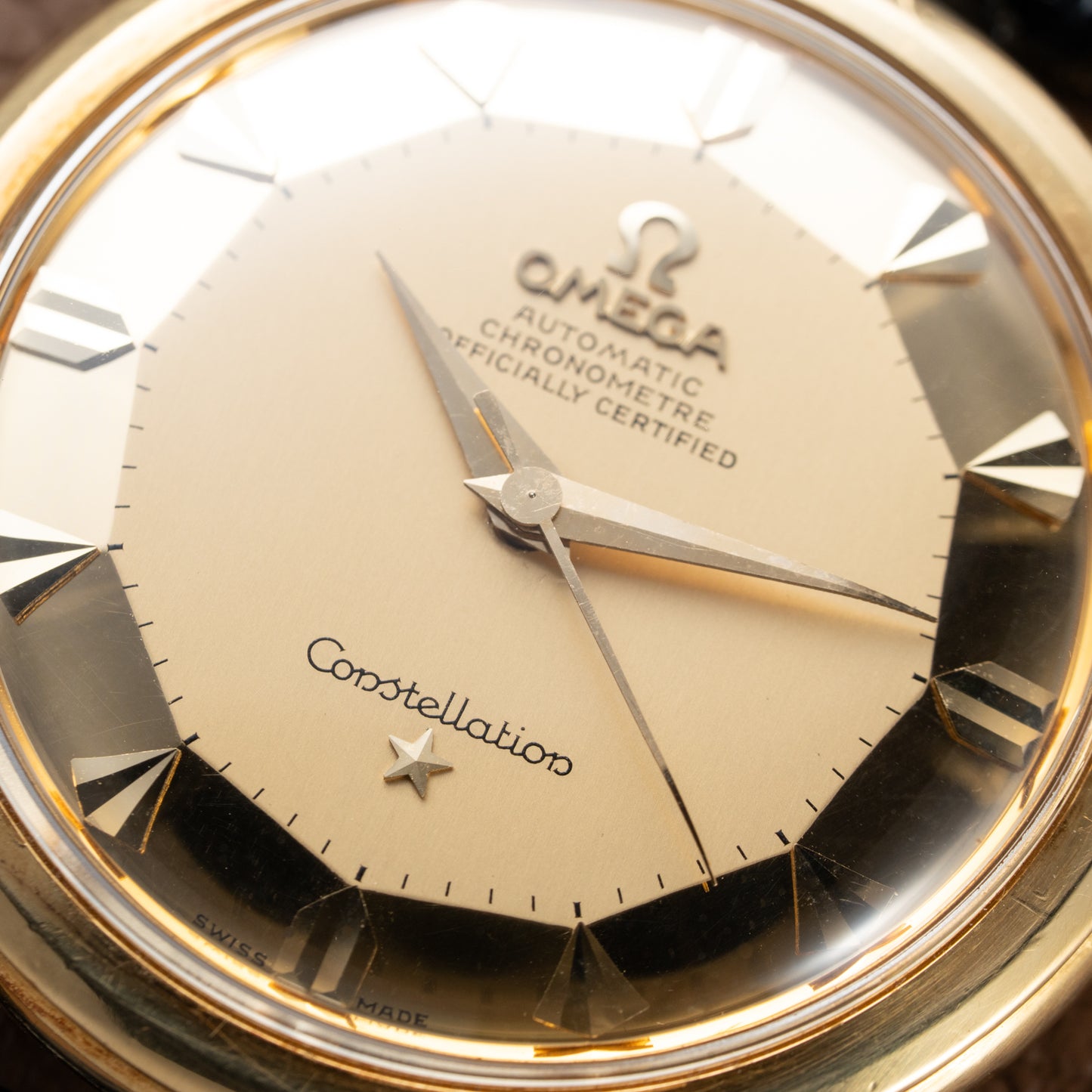Omega Constellation Pie Pan DeLuxe Gold 18K Ref. 2699 from 1952 Early First Model