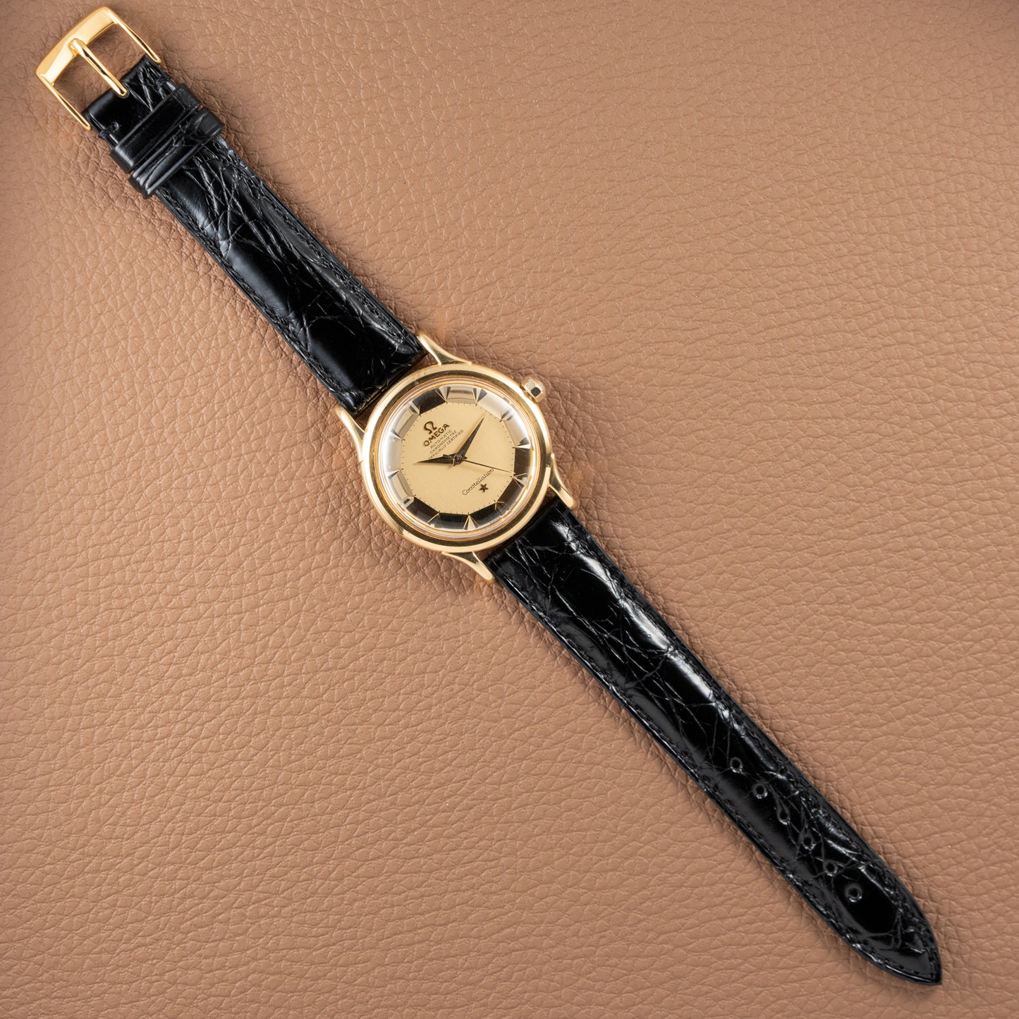 Omega Constellation Pie Pan DeLuxe Gold 18K Ref. 2699 from 1952 Early First Model