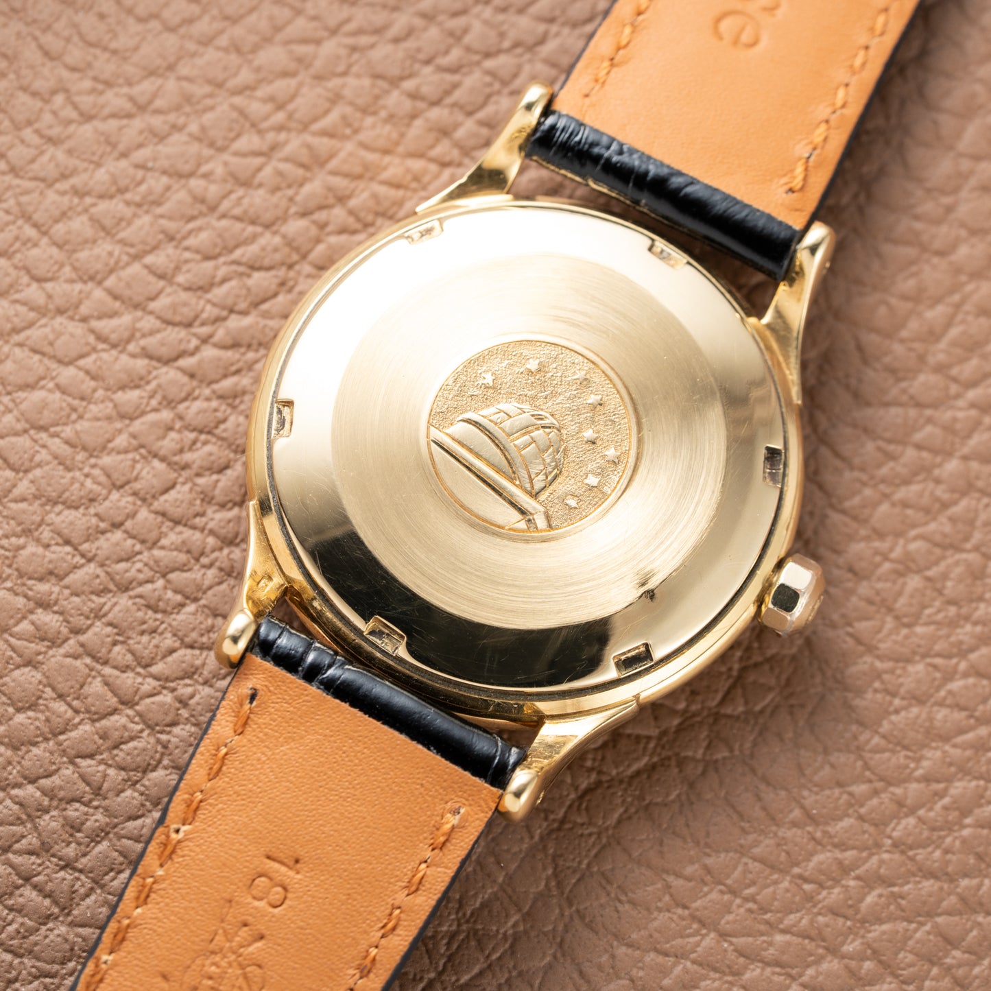 Omega Constellation Pie Pan DeLuxe Gold 18K Ref. 2699 from 1952 Early First Model