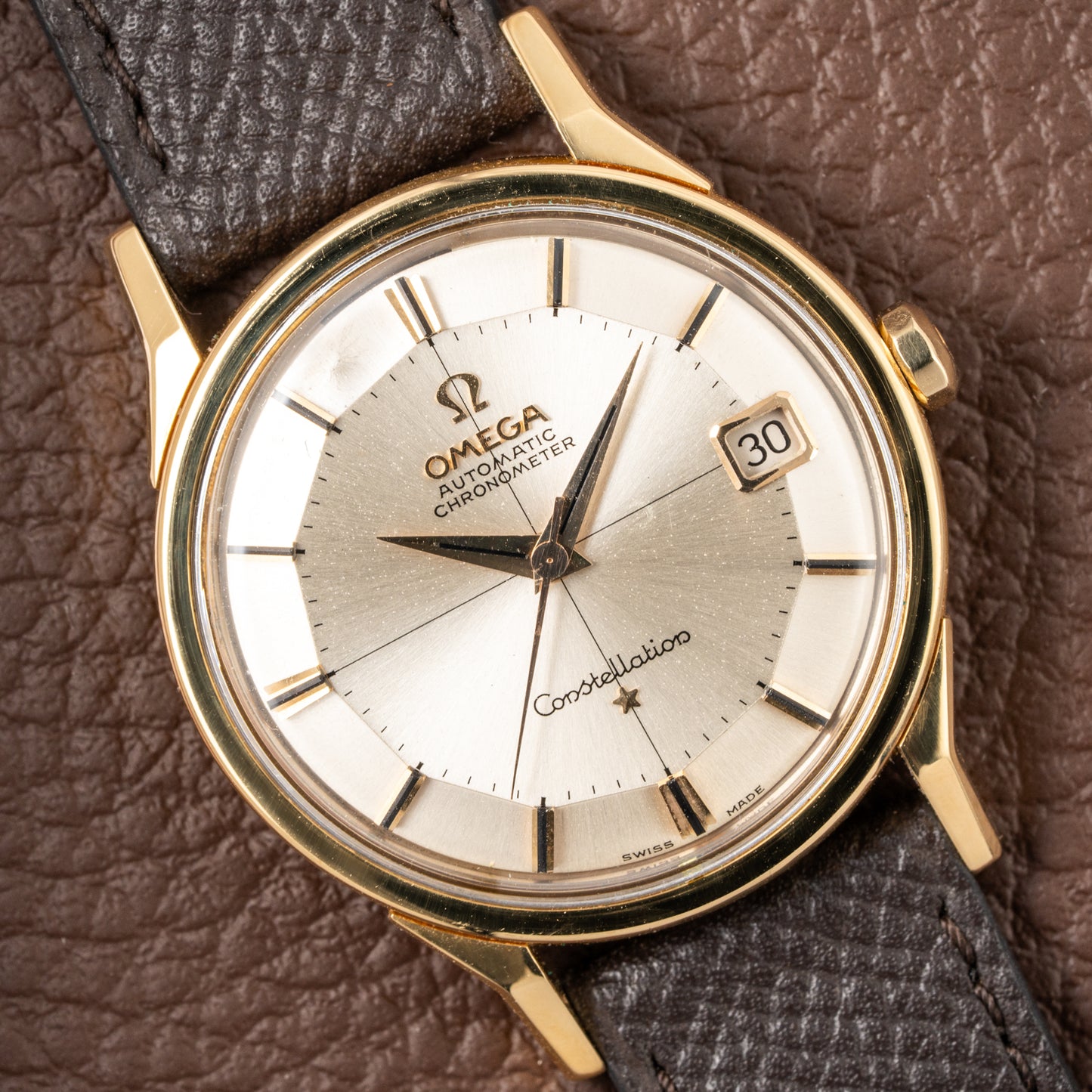Omega Constellation Pie Pan Crosshair Dial Dog Leg 18K Gold Ref 168.005 from 1962
