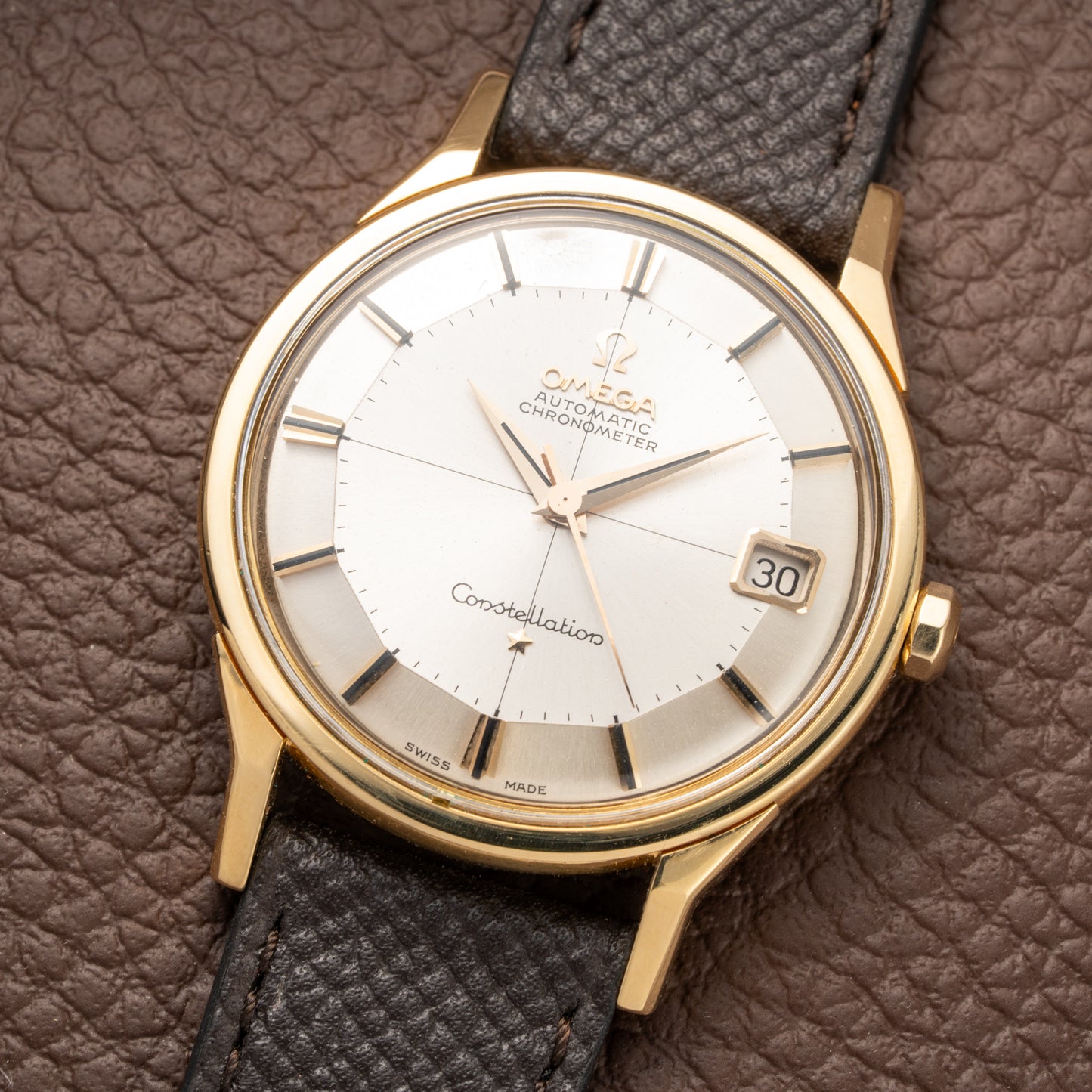 Omega Constellation Pie Pan Crosshair Dial Dog Leg 18K Gold Ref 168.005 from 1962
