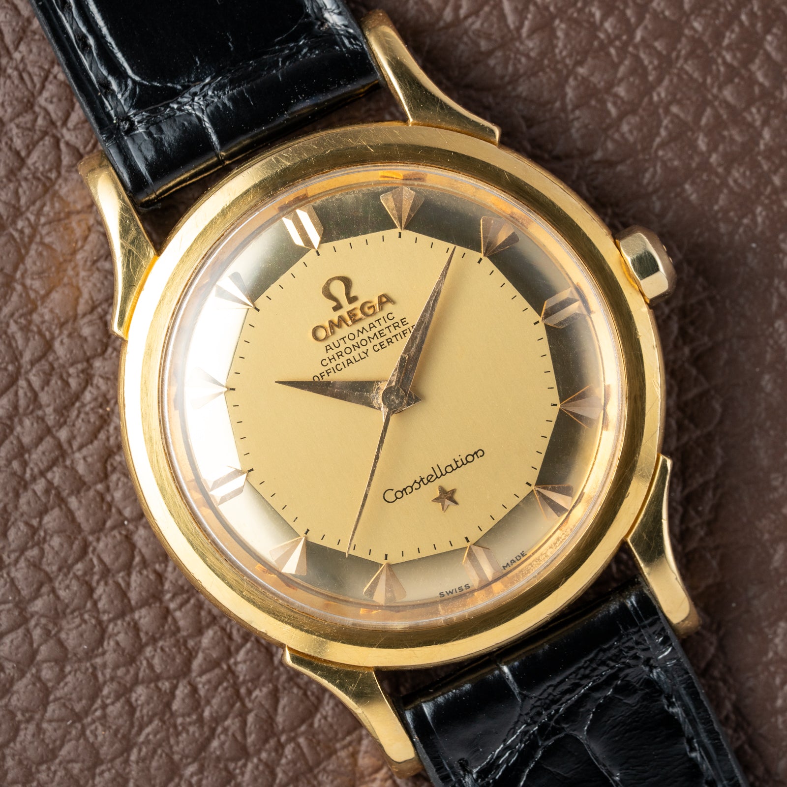 Omega Constellation De Luxe Pie Pan 18K Yellow Gold 2852