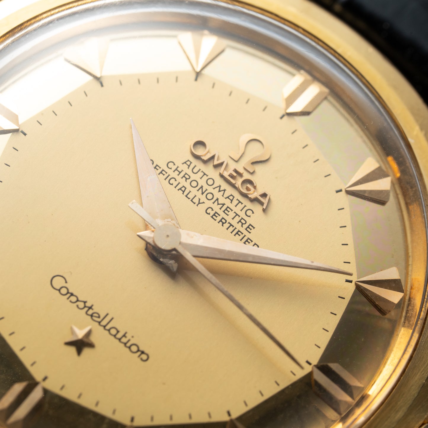 Omega Constellation De Luxe Pie Pan 18K Yellow Gold Ref. 2852 / 2853 from 1956