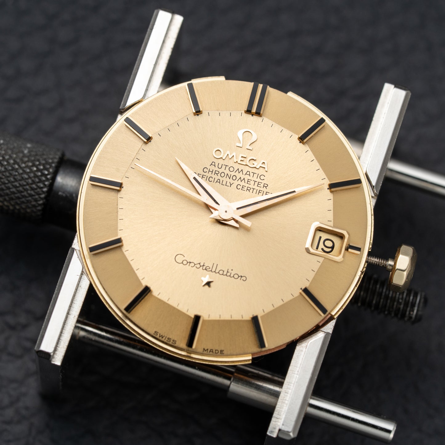 Omega Constellation Automatic Pie Pan Dog Leg 18K Ref. 168.005 from 1963
